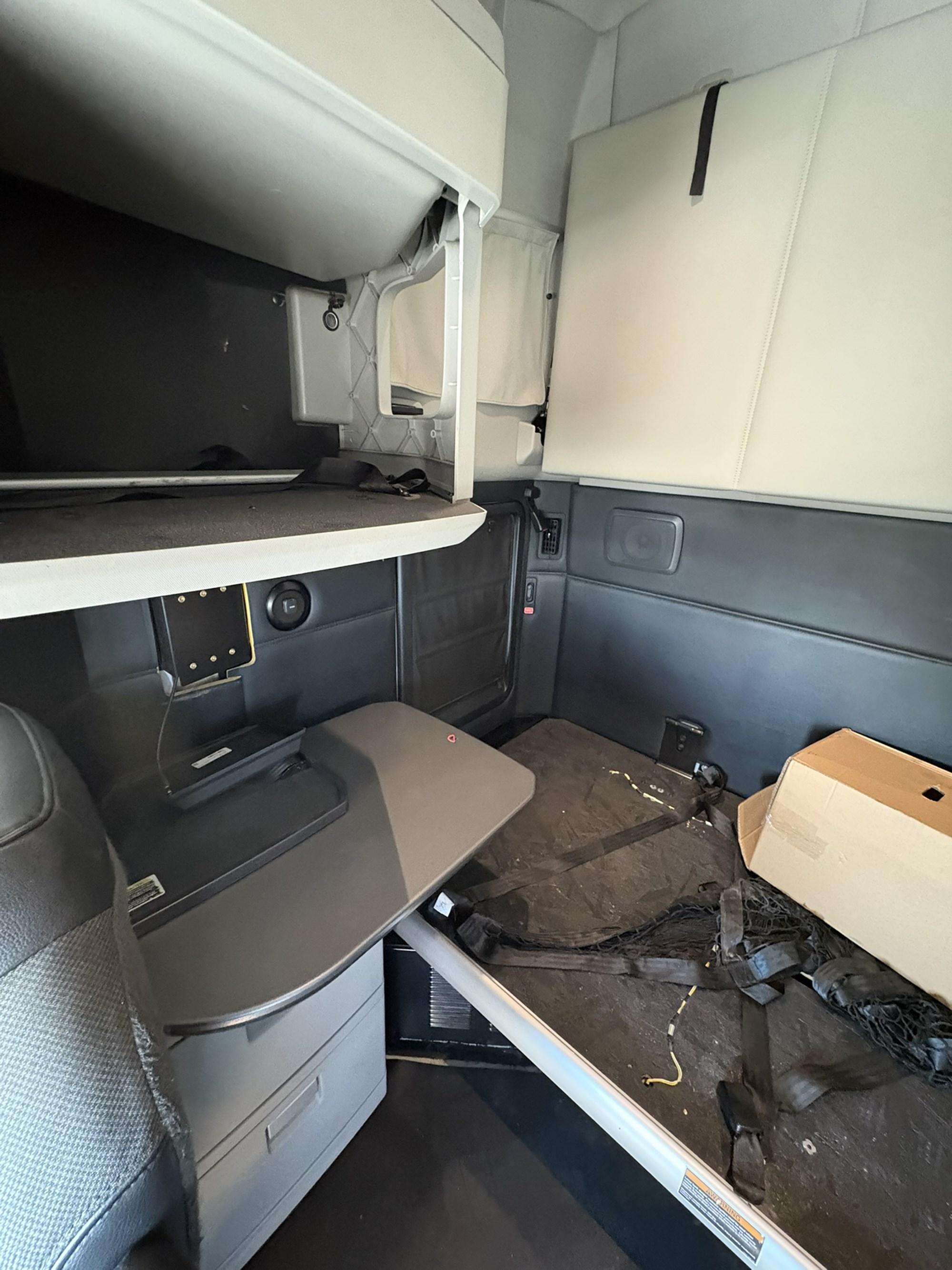 2022 Kenworth T680 in West Michigan International, MI — photo 19