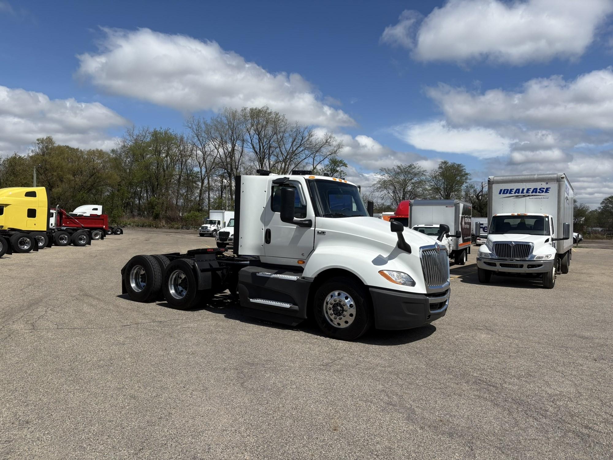 2021 International LT in West Michigan International, MI — photo 4