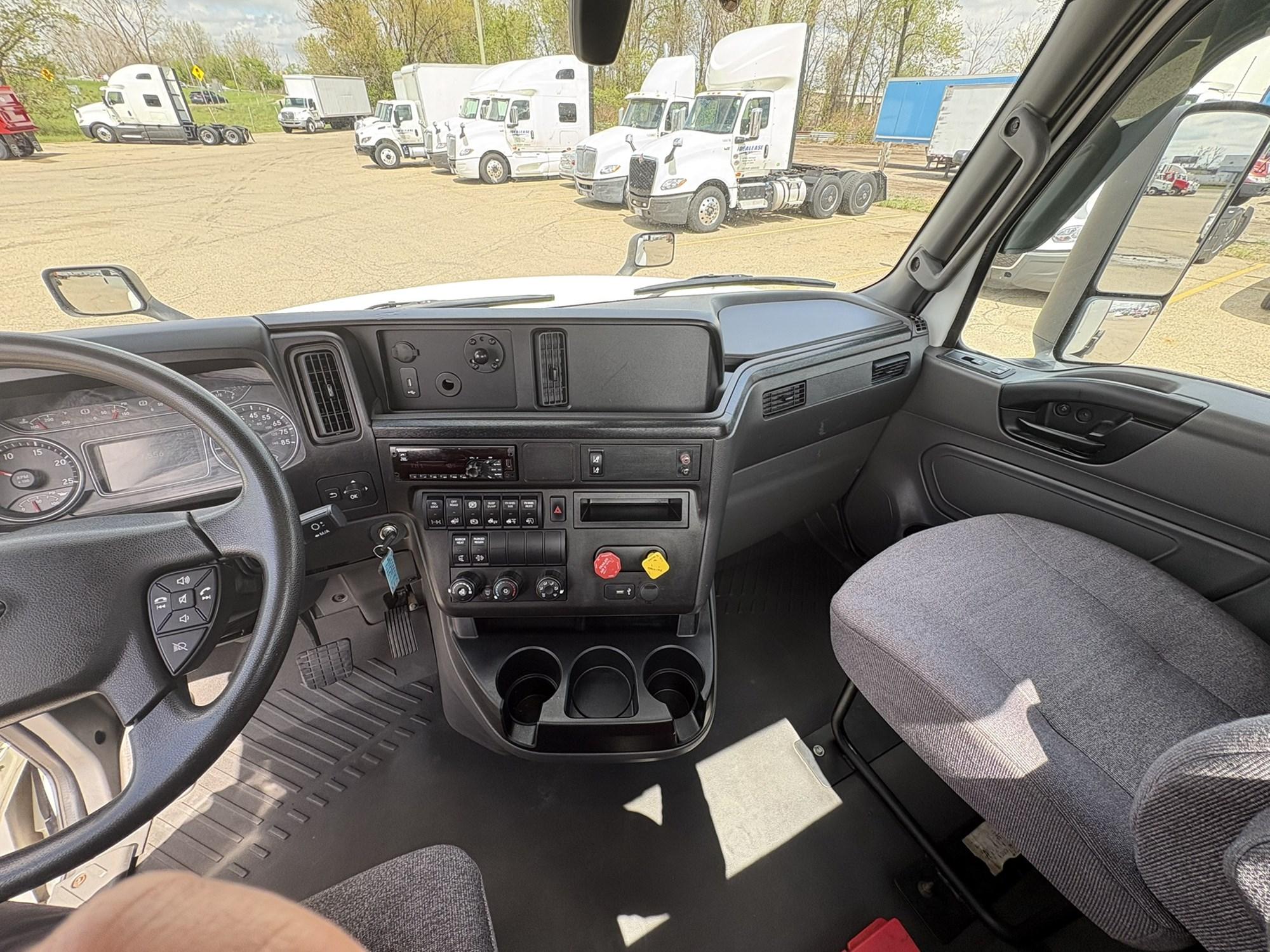 2021 International LT in West Michigan International, MI — photo 16