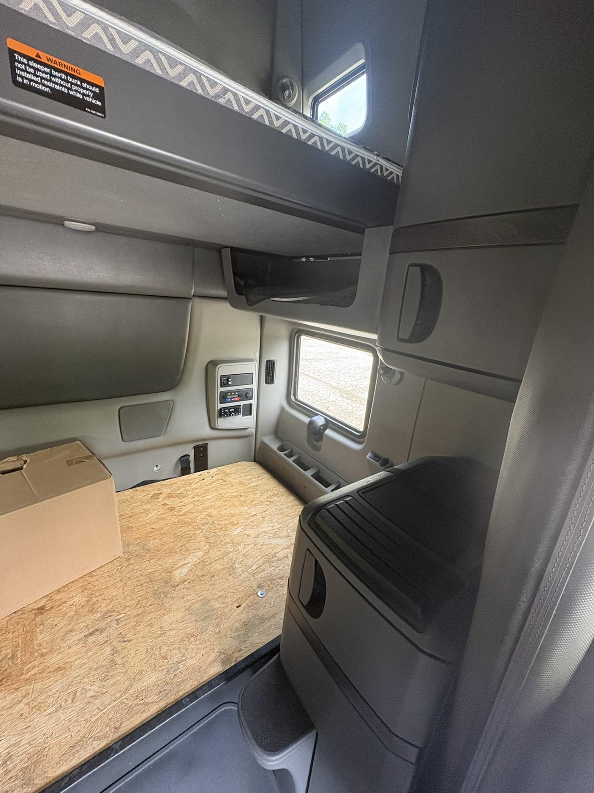 2024 International LT in West Michigan International, MI — photo 18