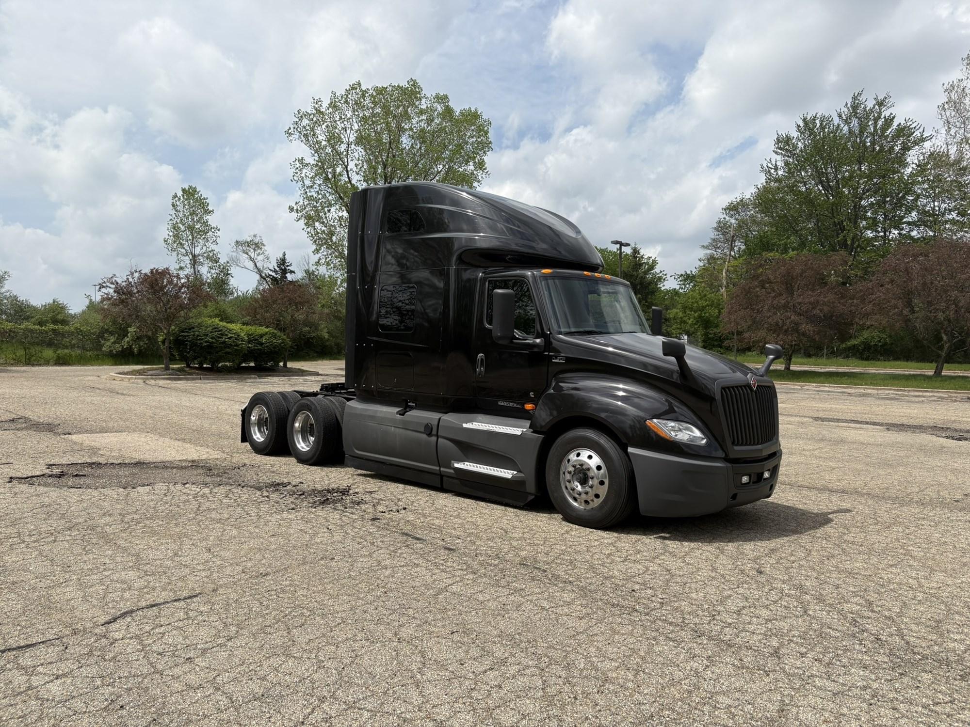 2022 International LT in West Michigan International, MI — photo 4
