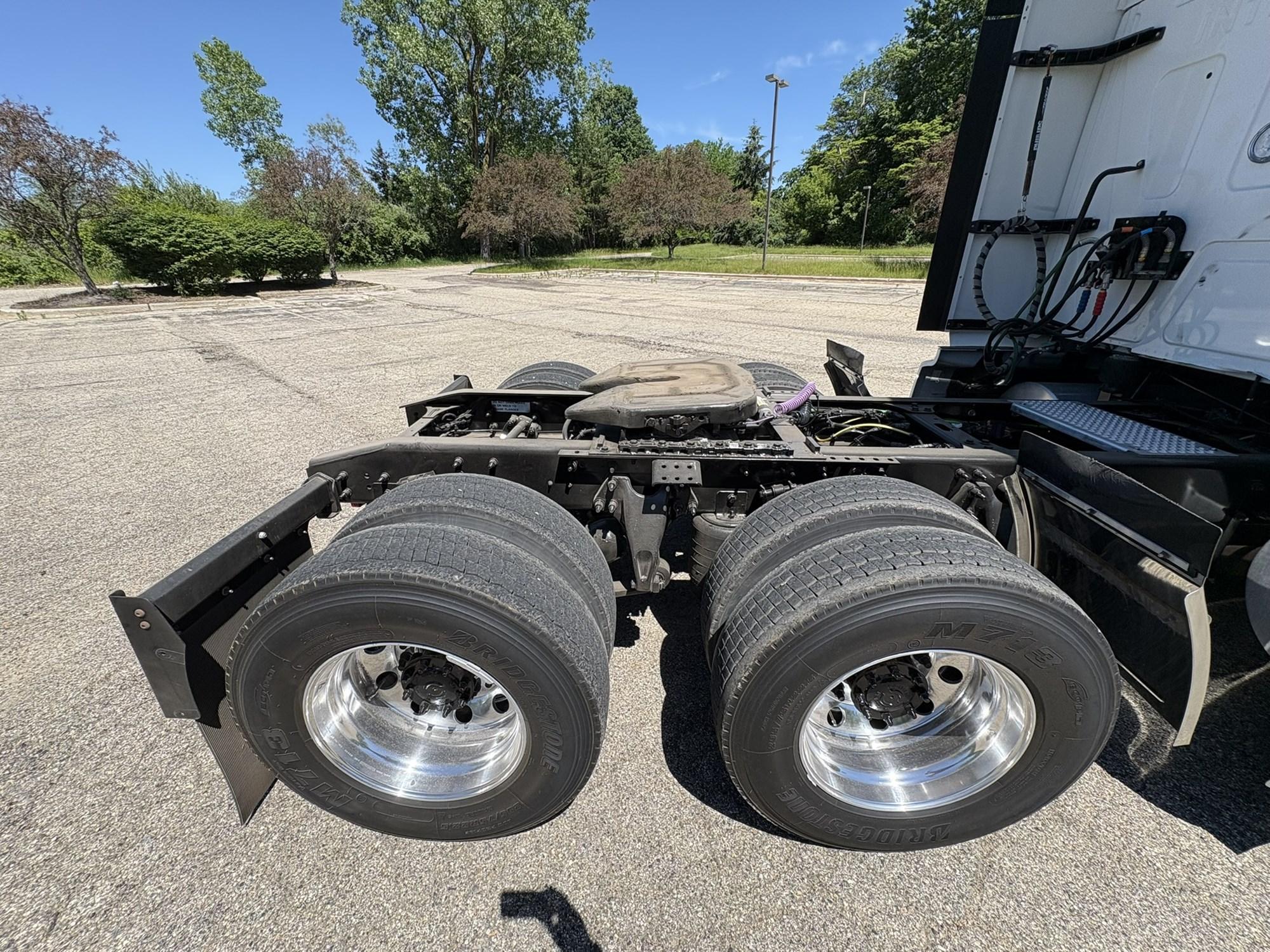 2025 International LT in West Michigan International, MI — photo 10