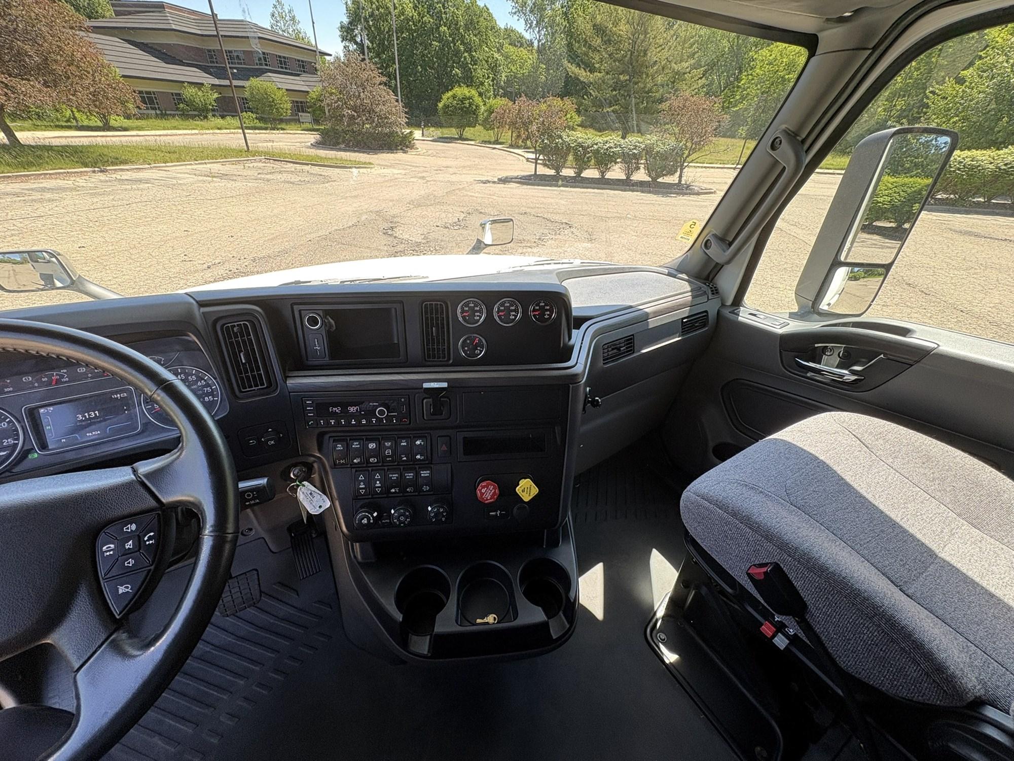 2025 International LT in West Michigan International, MI — photo 16