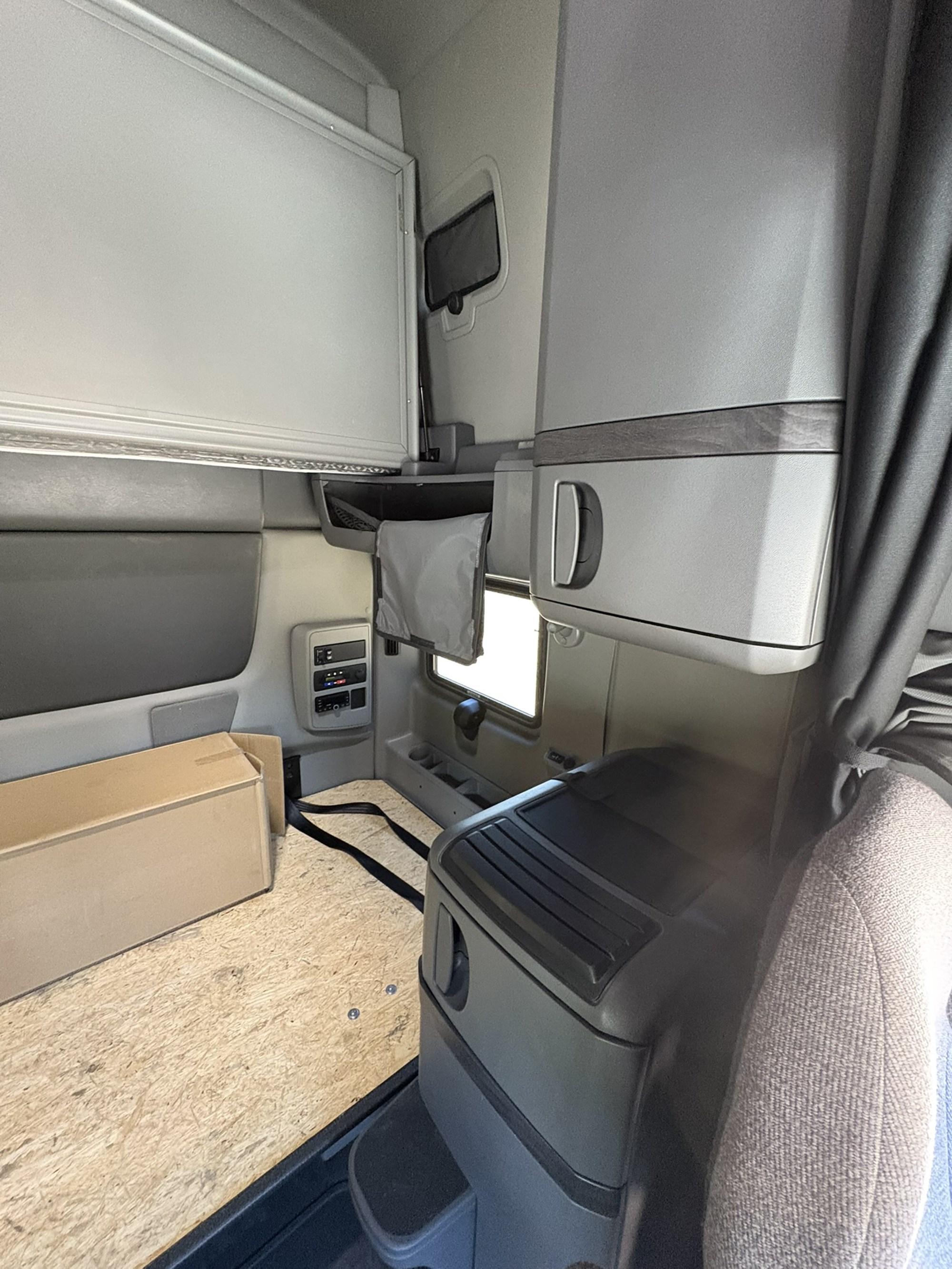 2025 International LT in West Michigan International, MI — photo 19