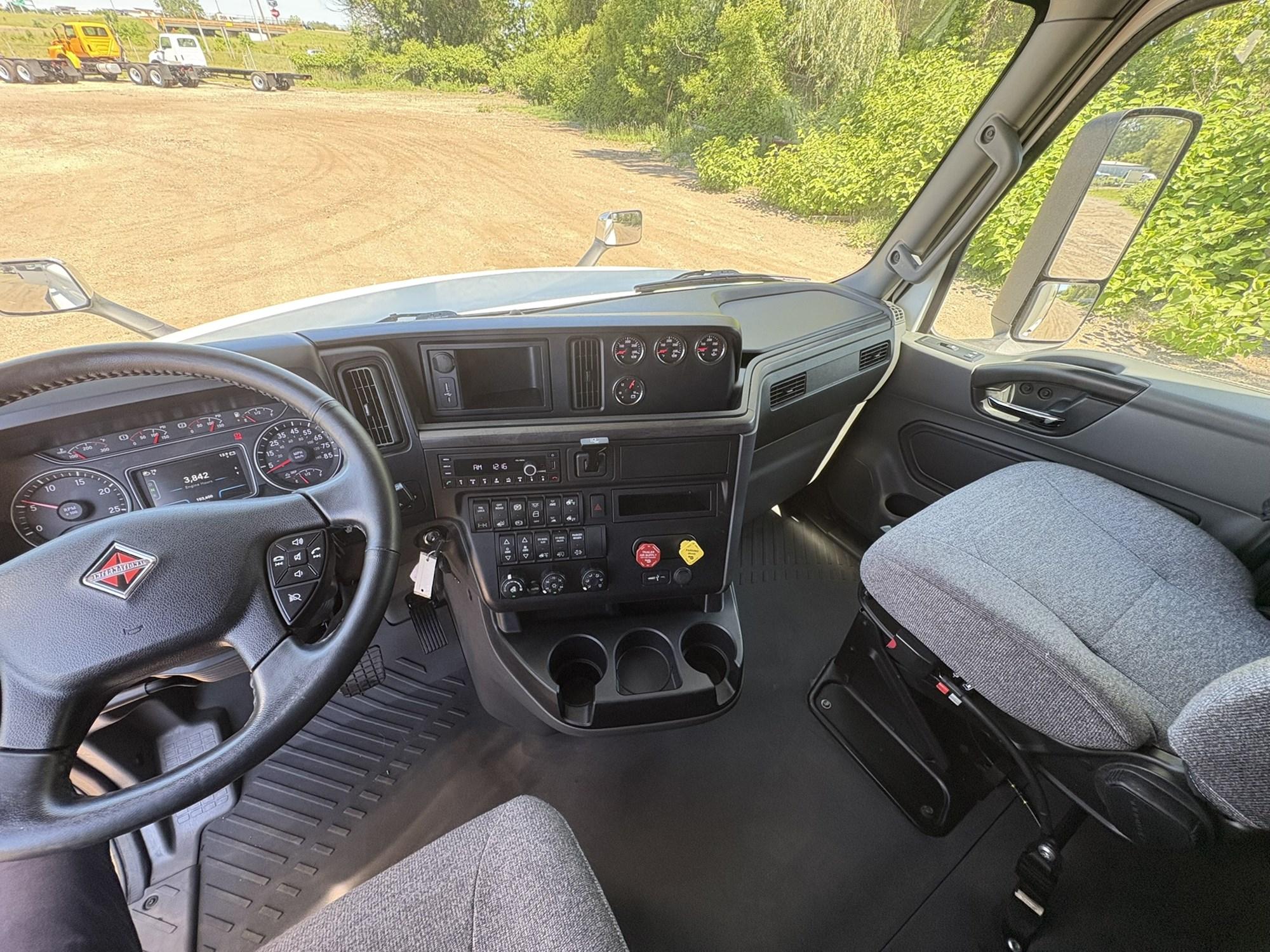 2025 International LT in West Michigan International, MI — photo 18