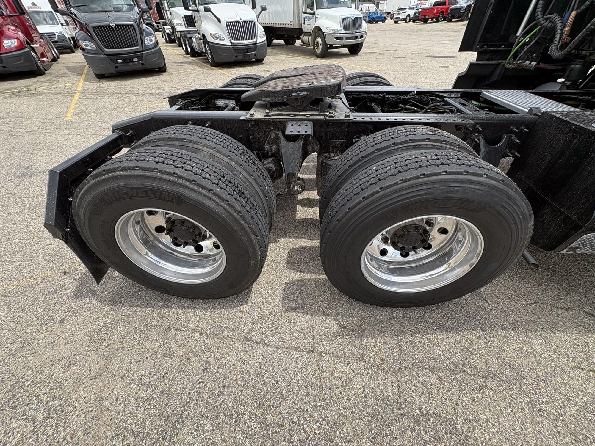 2022 International LT in West Michigan International, MI — photo 14
