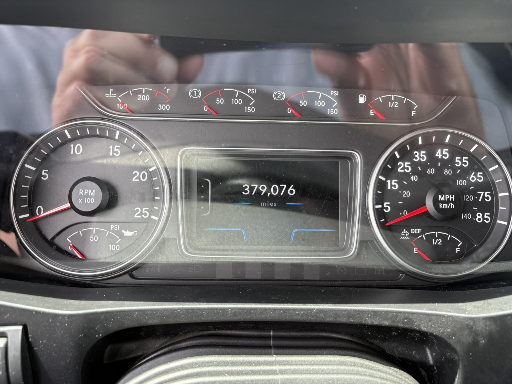 2022 International LT in West Michigan International, MI — photo 16