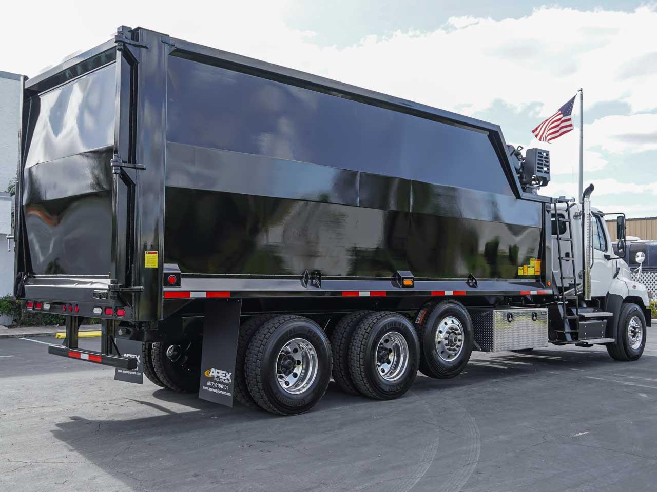 2026 Freightliner 114SD — photo 3