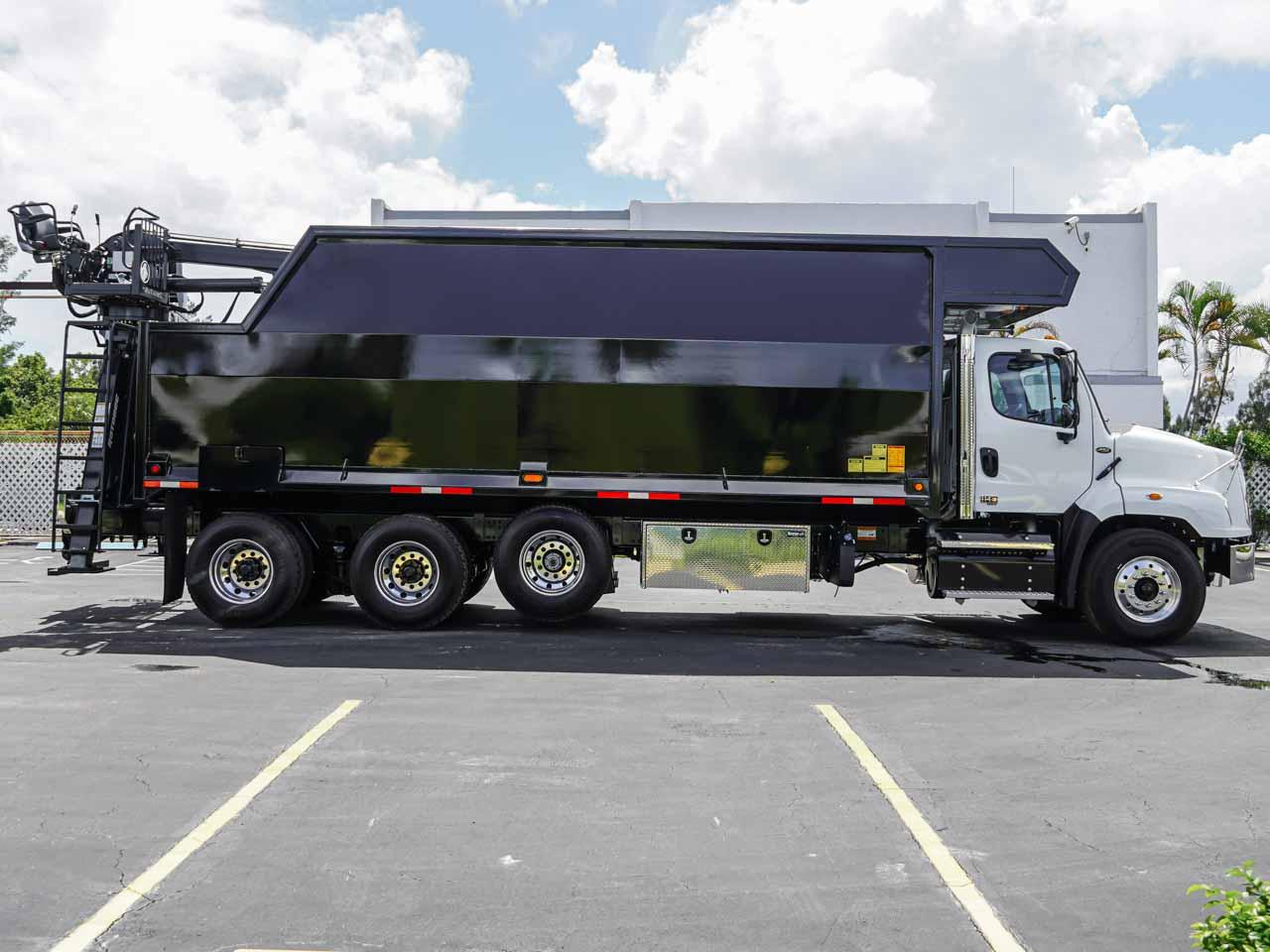 2026 Freightliner 114SD — photo 5