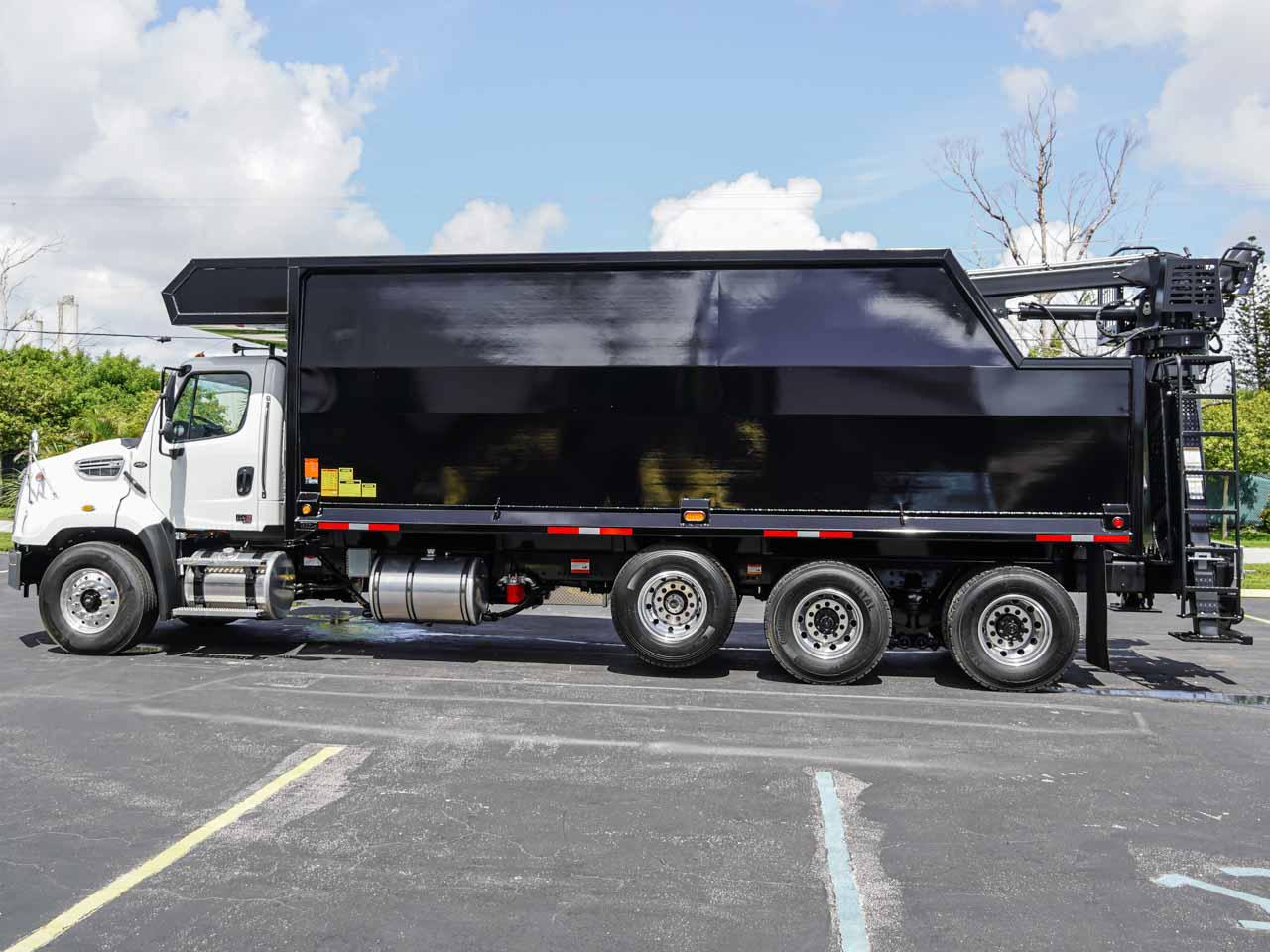 2026 Freightliner 114SD — photo 6