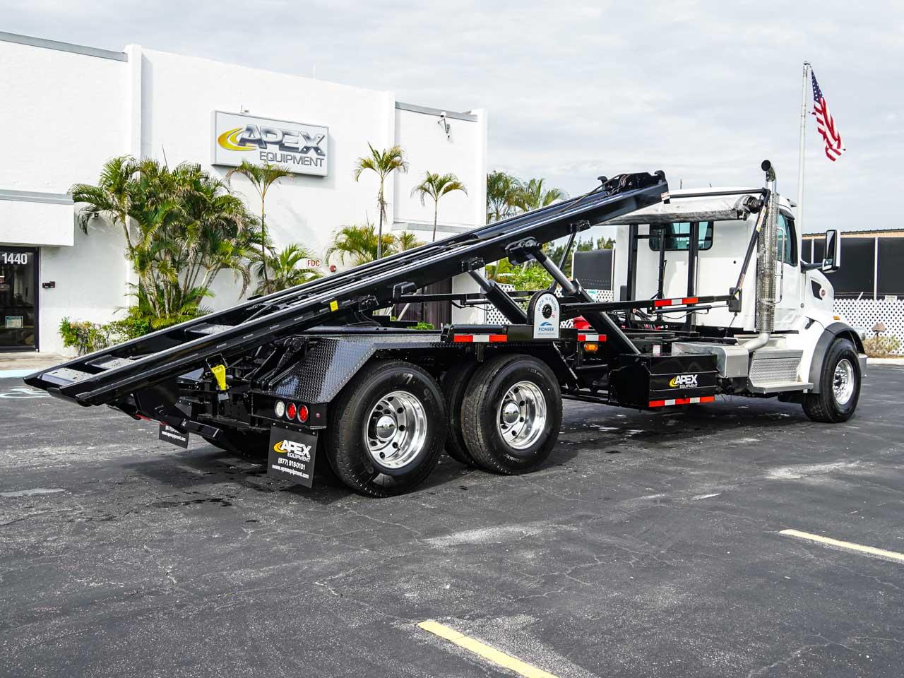 2025 Peterbilt 548 — photo 3