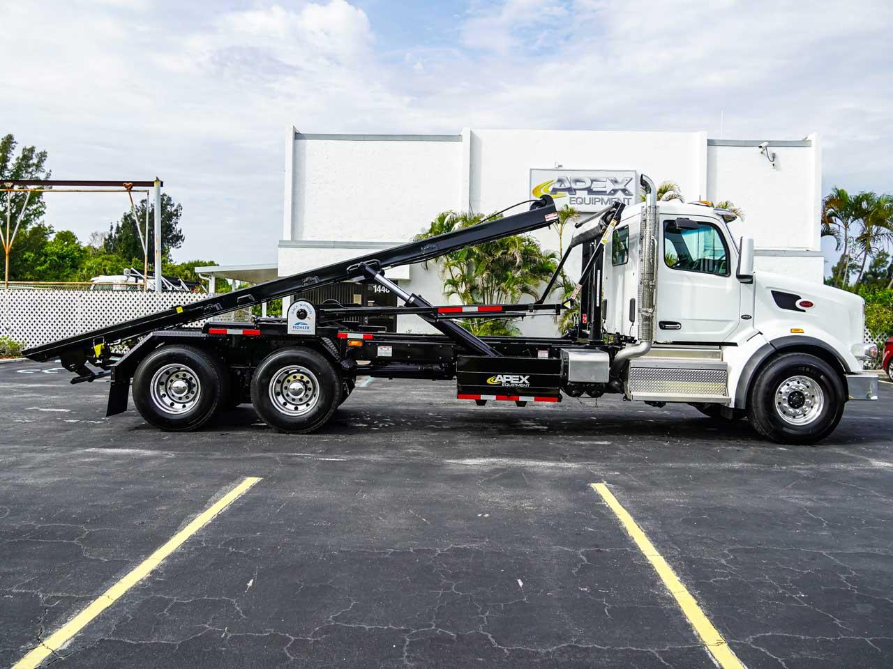 2025 Peterbilt 548 — photo 5