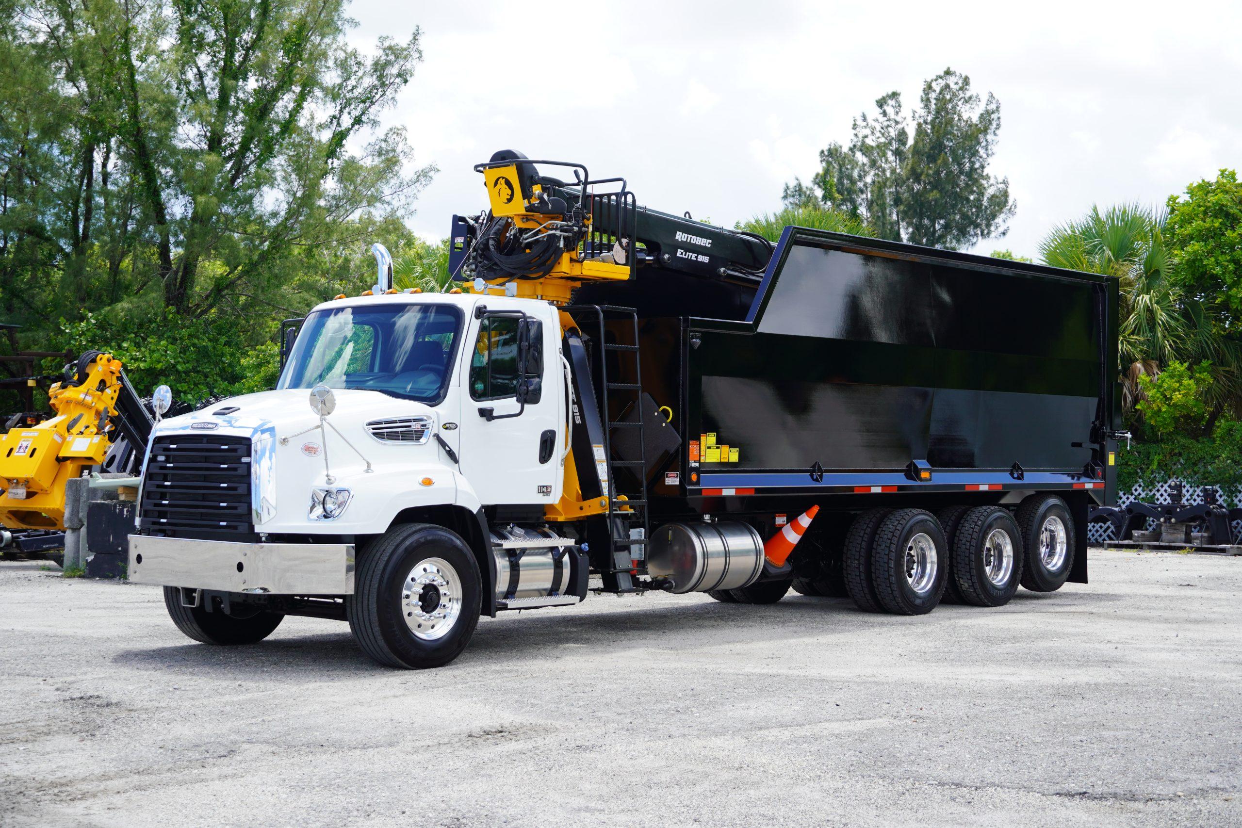 2026 Freightliner 114SD — photo 2