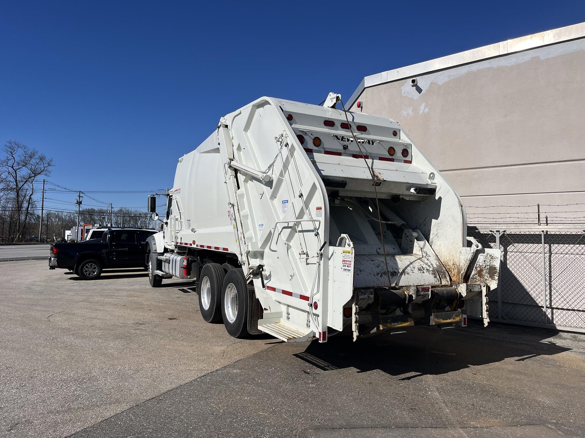 2023 Mack Granite — photo 3