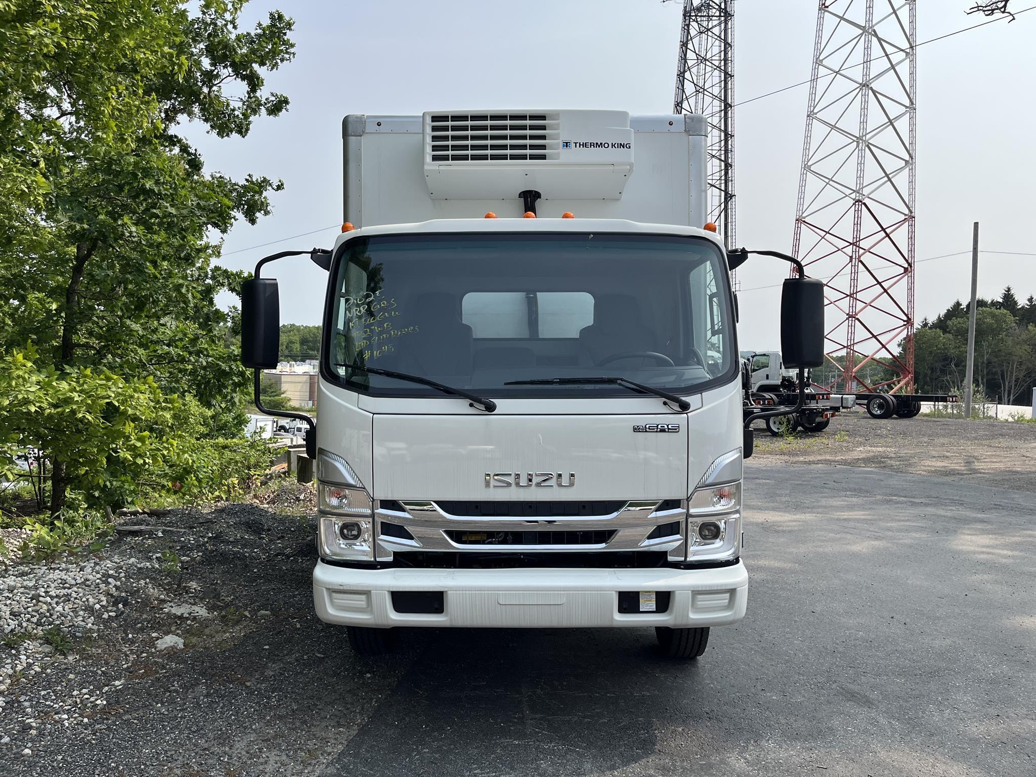 2025 Isuzu NRR — photo 2