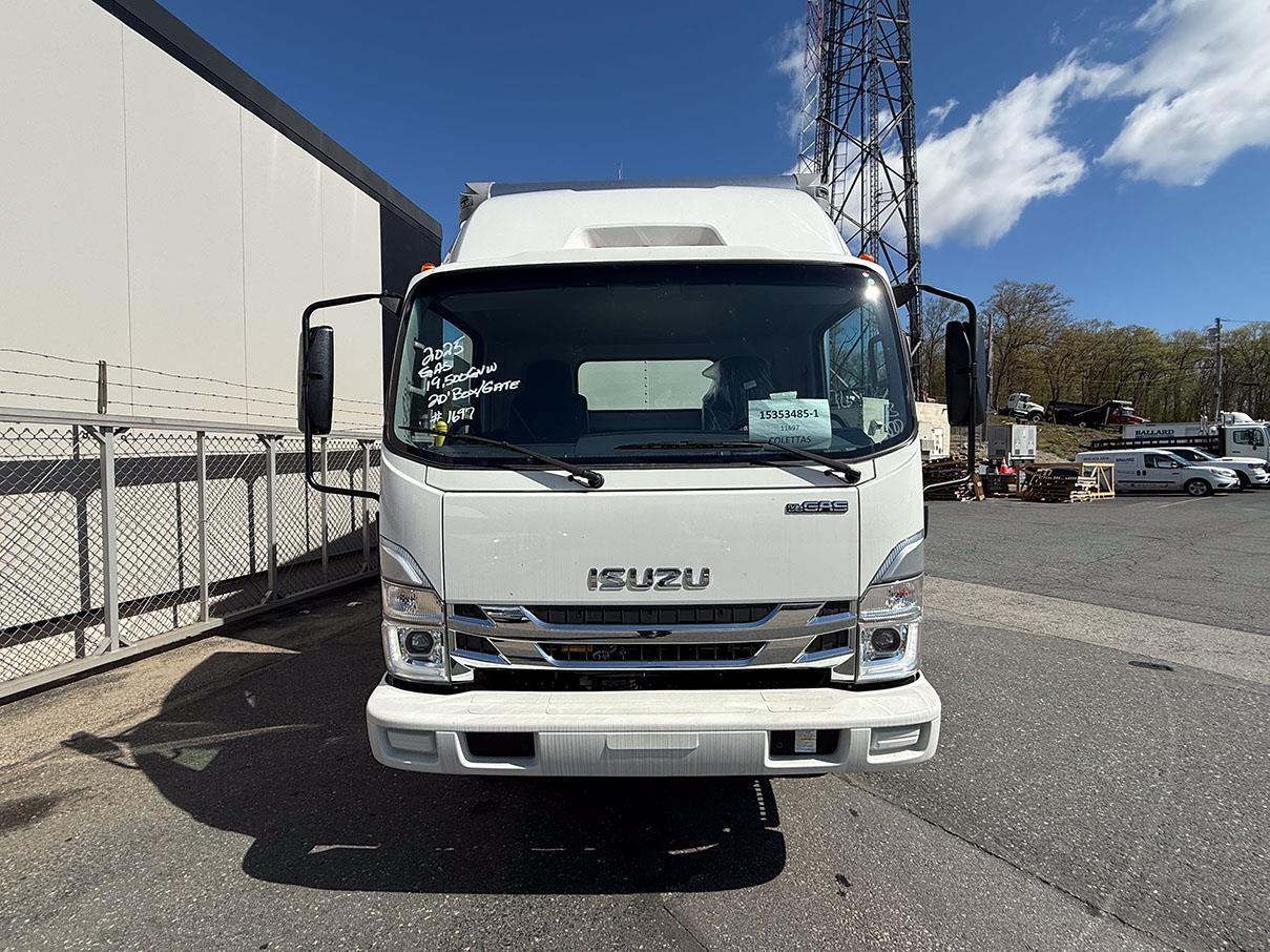2025 Isuzu NRR — photo 2