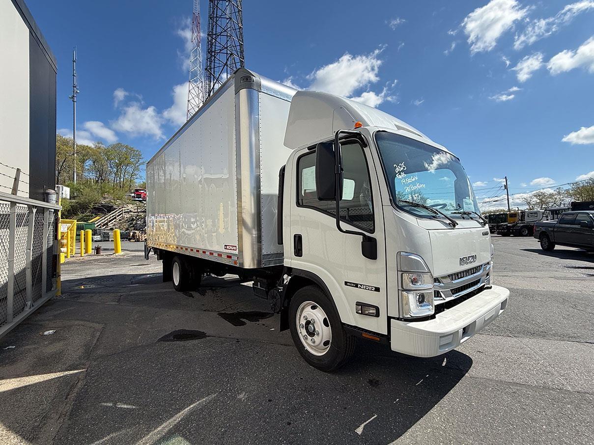 2025 Isuzu NRR