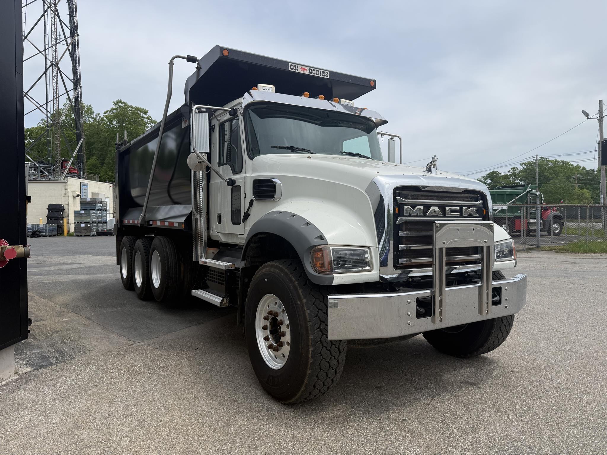2024 Mack Granite — photo 2