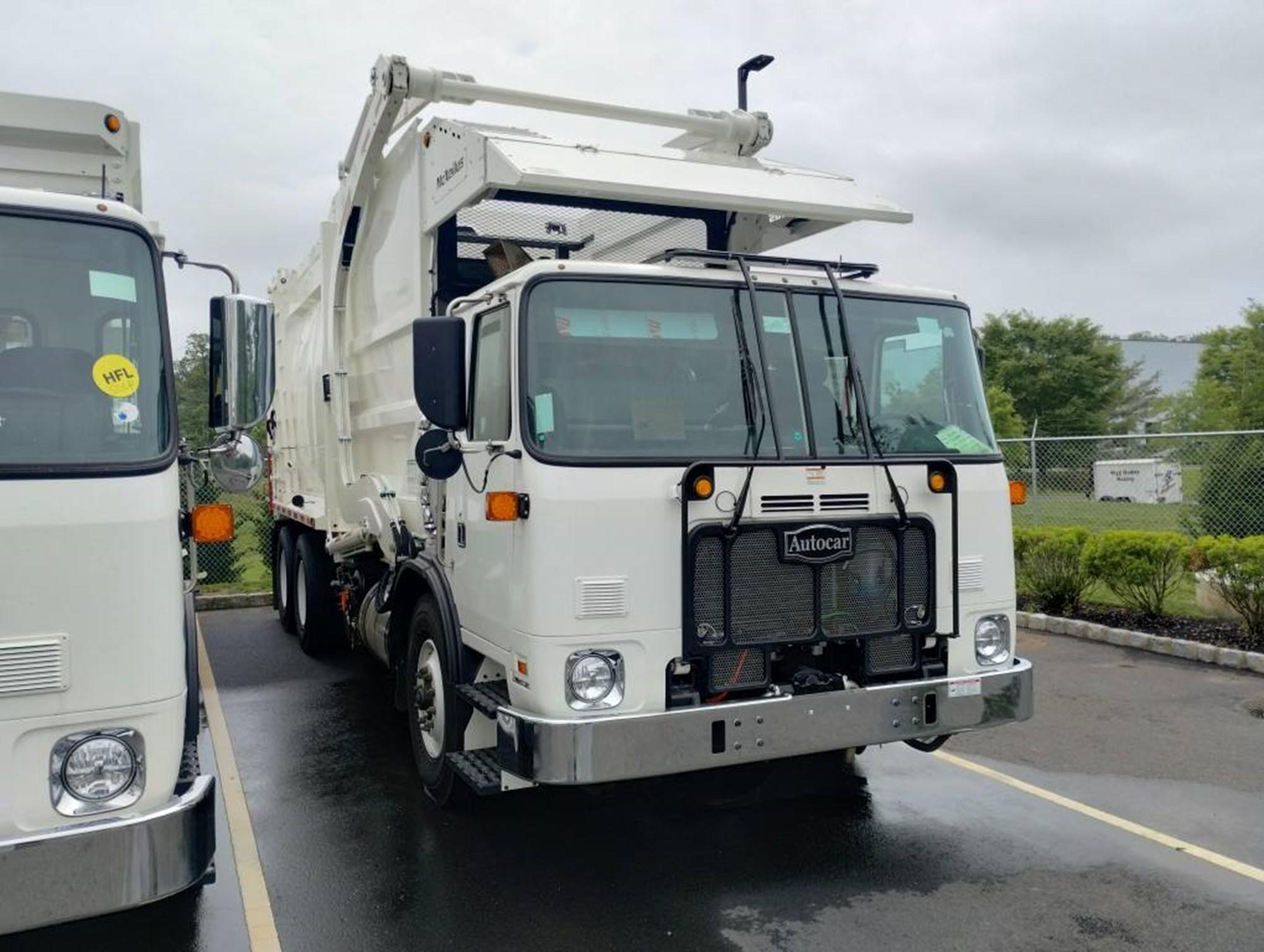 2024 Autocar — photo 2