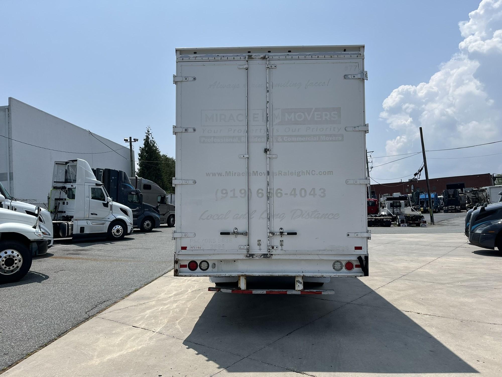2018 Hino 268 — photo 5
