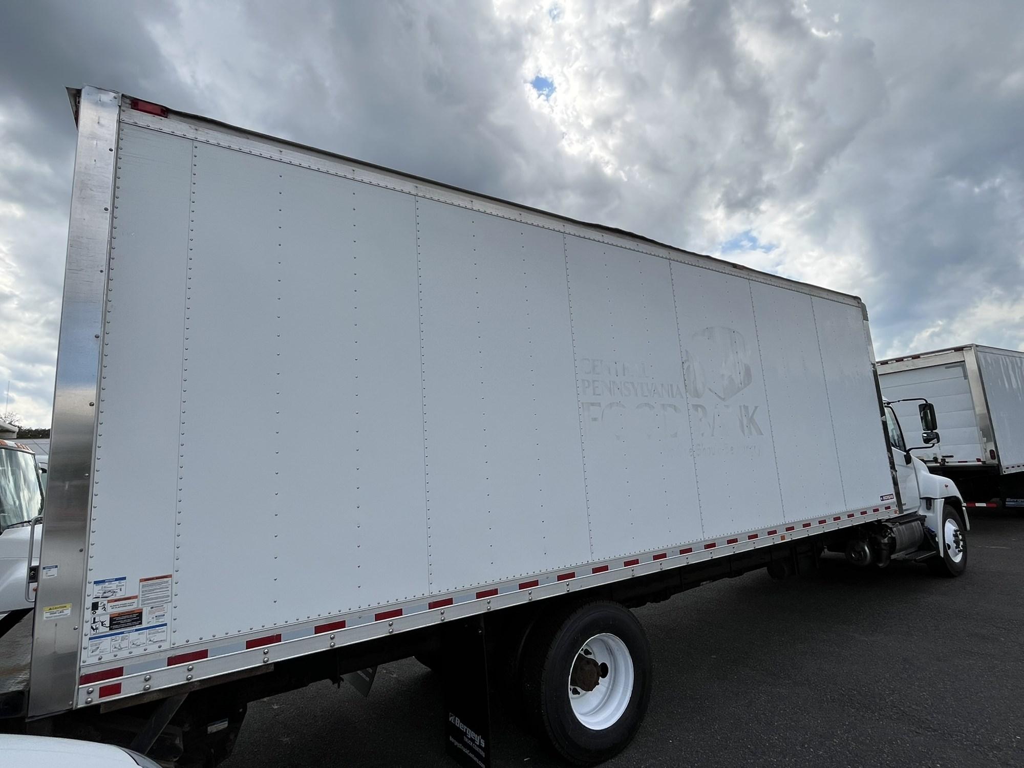 2018 Hino 338 — photo 4