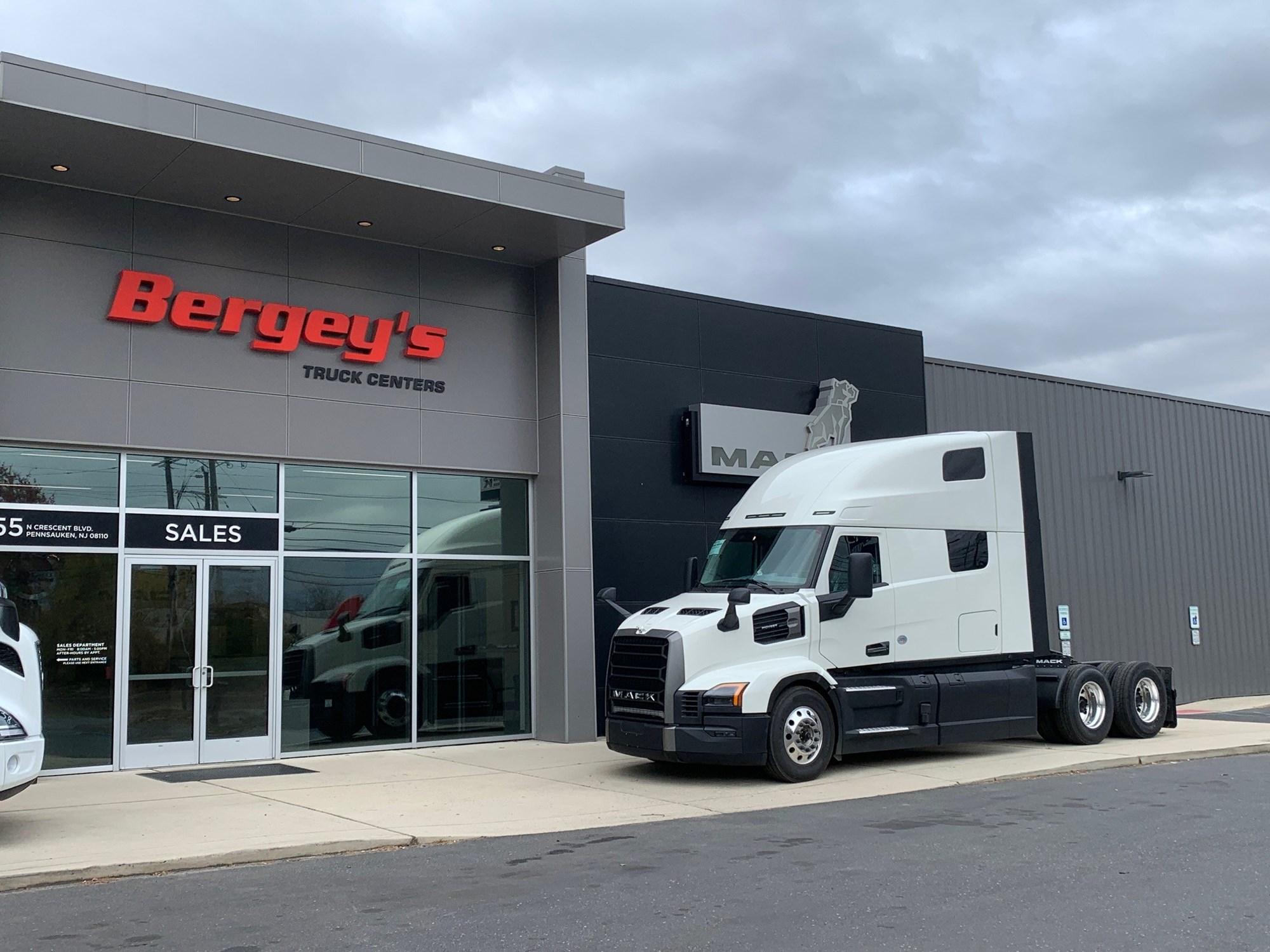 2026 Mack Pioneer — photo 3