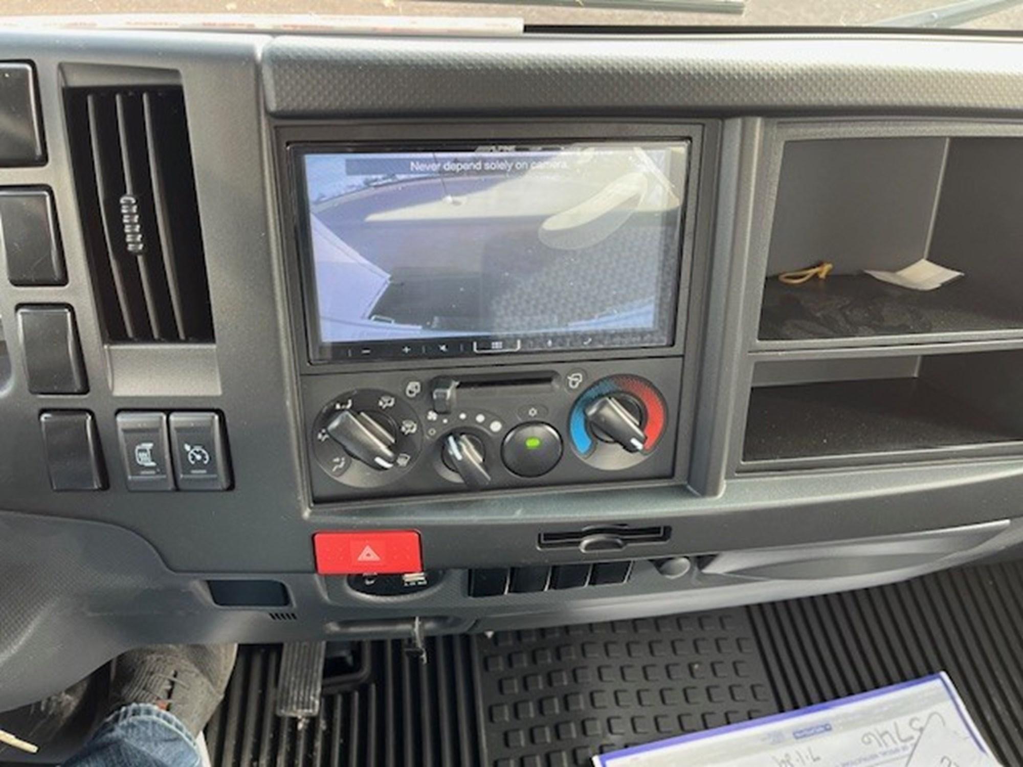 2025 Isuzu NPR — photo 5