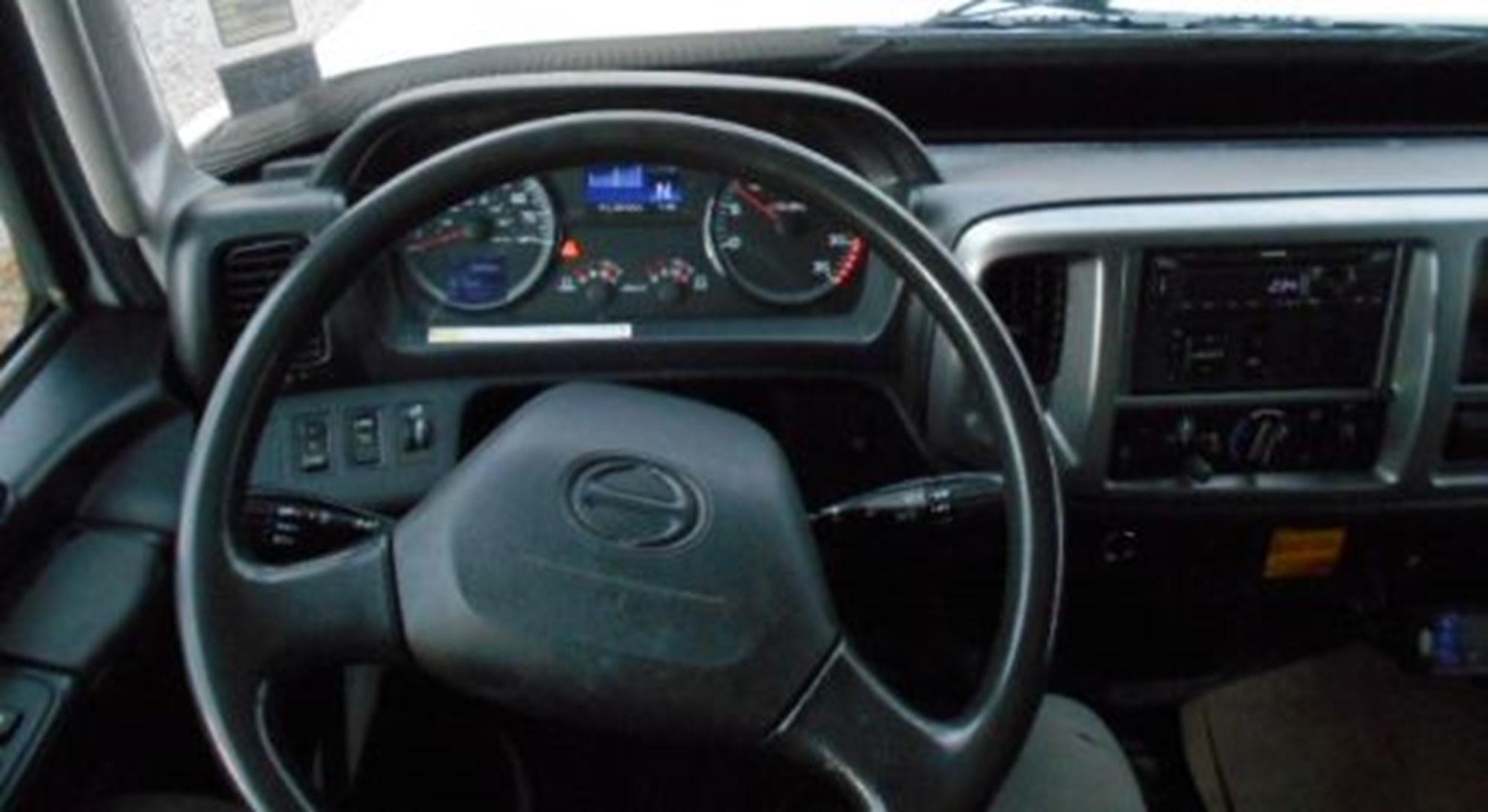 2020 Hino 268 — photo 5