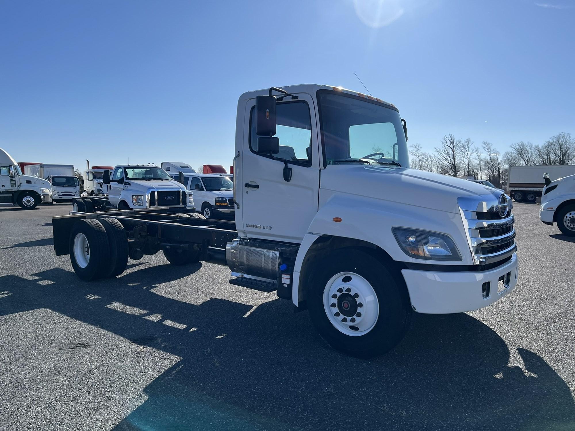 2019 Hino 268 — photo 4