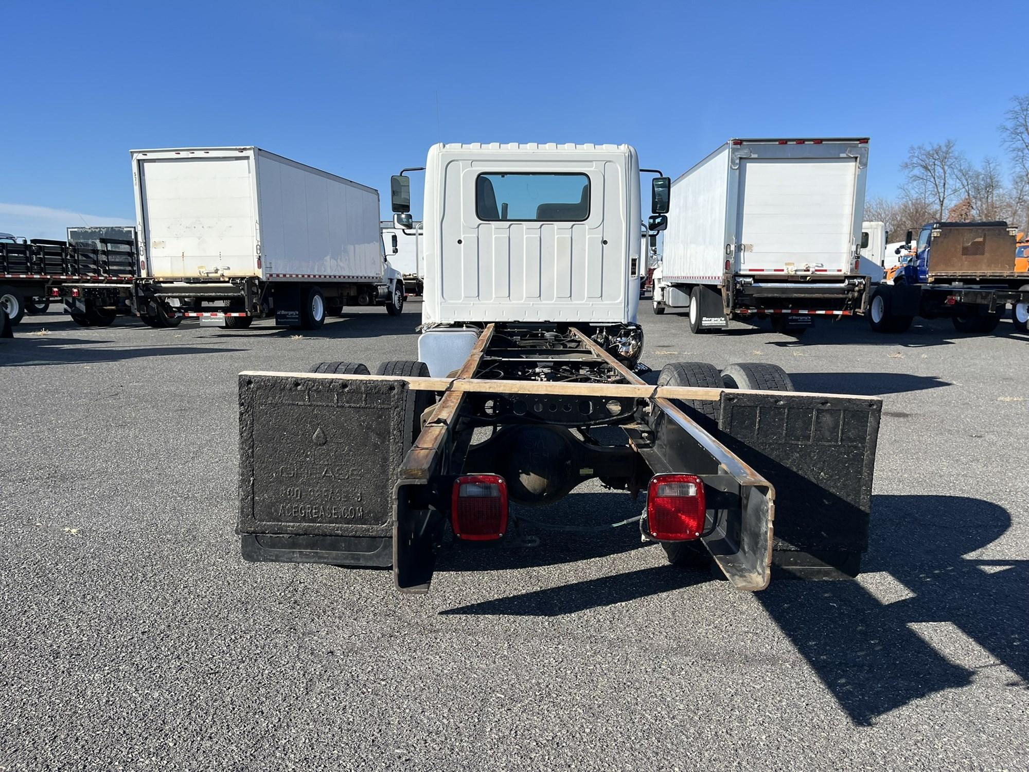 2019 Hino 268 — photo 6