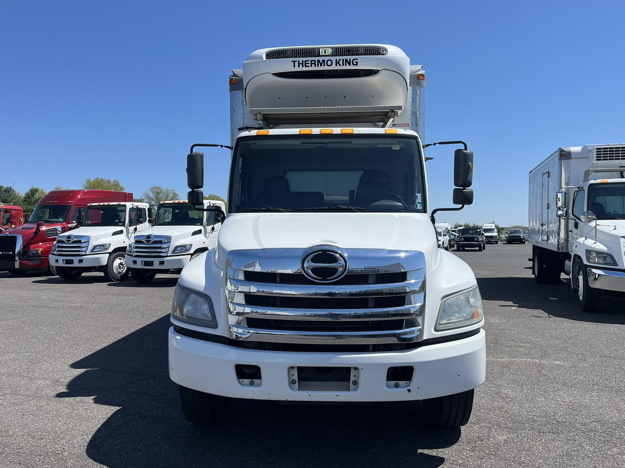 2018 Hino 268 — photo 2