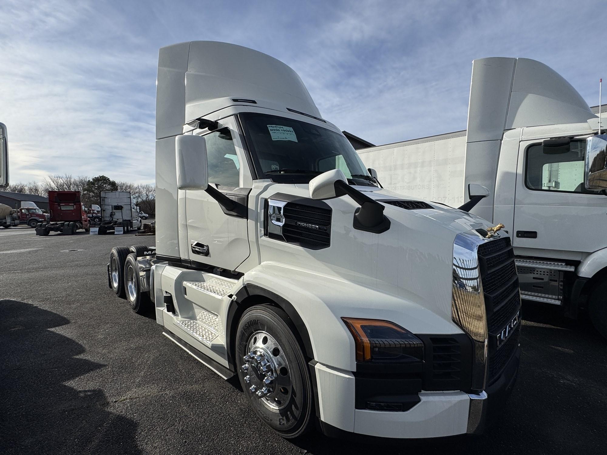 2026 Mack Pioneer — photo 2