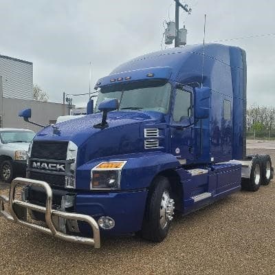 2020 Mack Anthem — photo 2