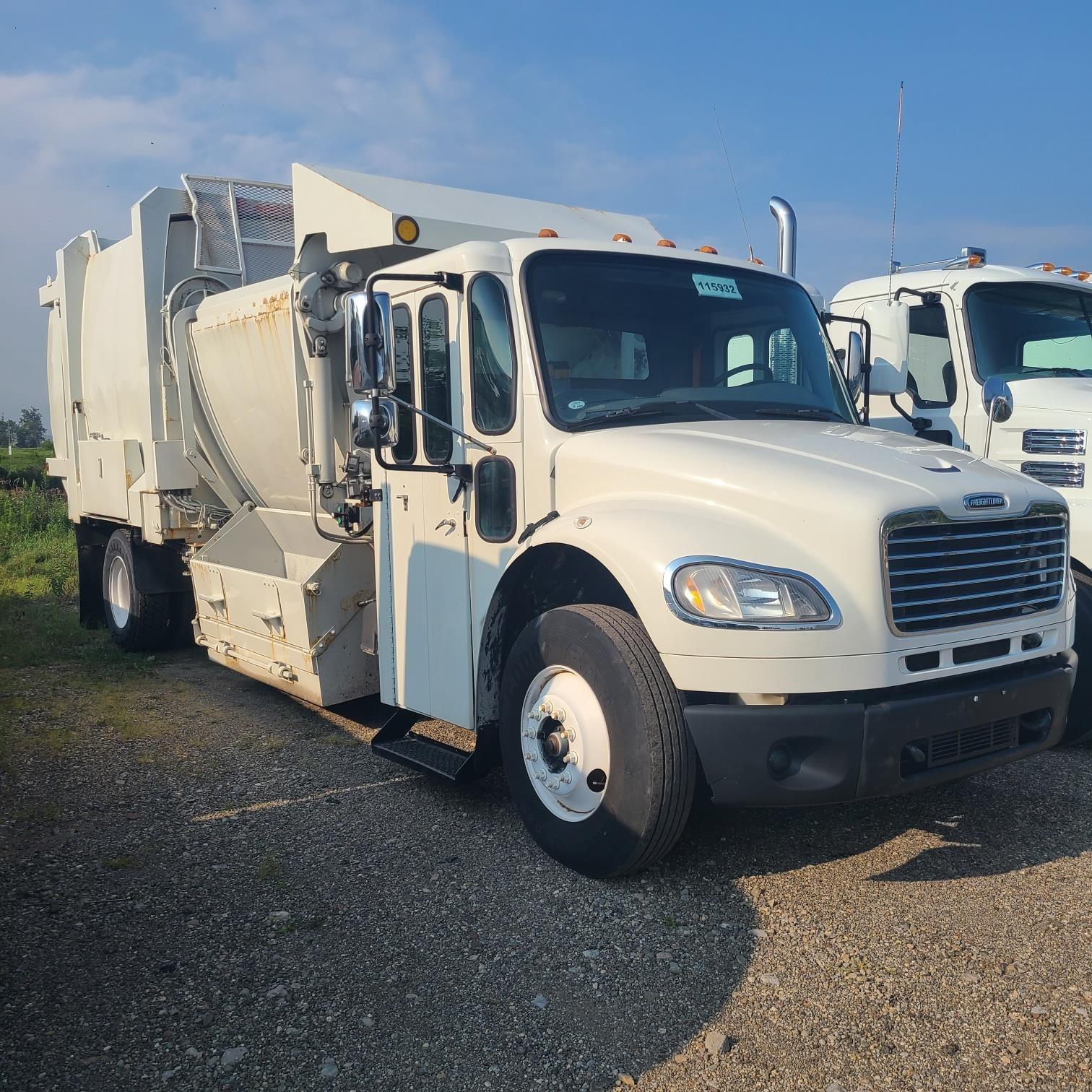 2011 Freightliner — photo 3