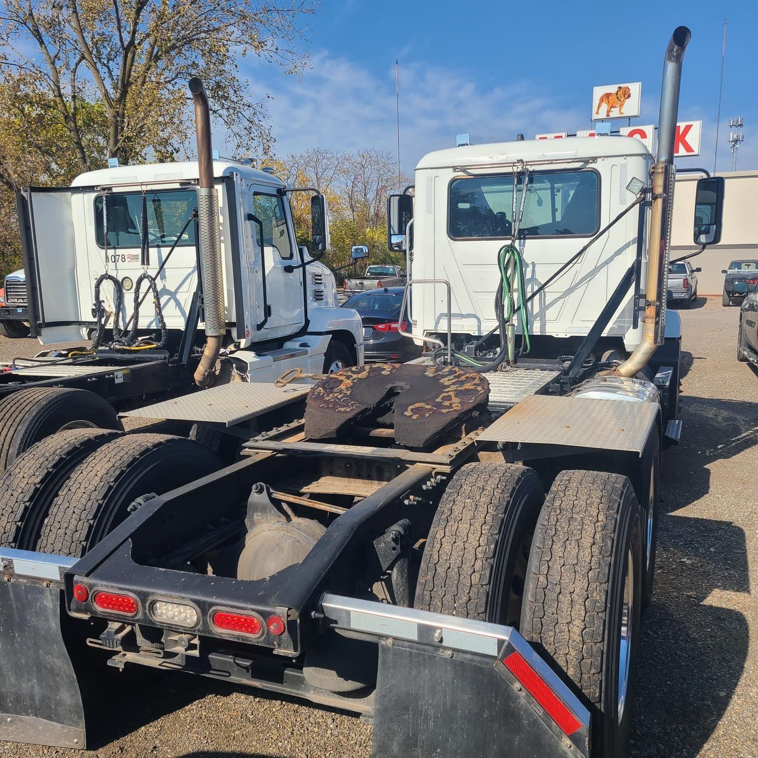 2019 Mack Anthem — photo 5