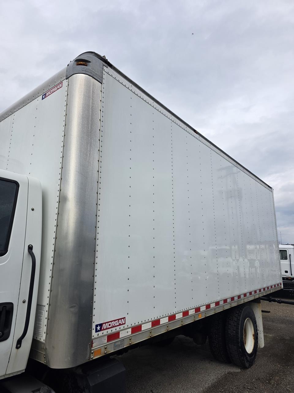 2016 International 4300 — photo 3