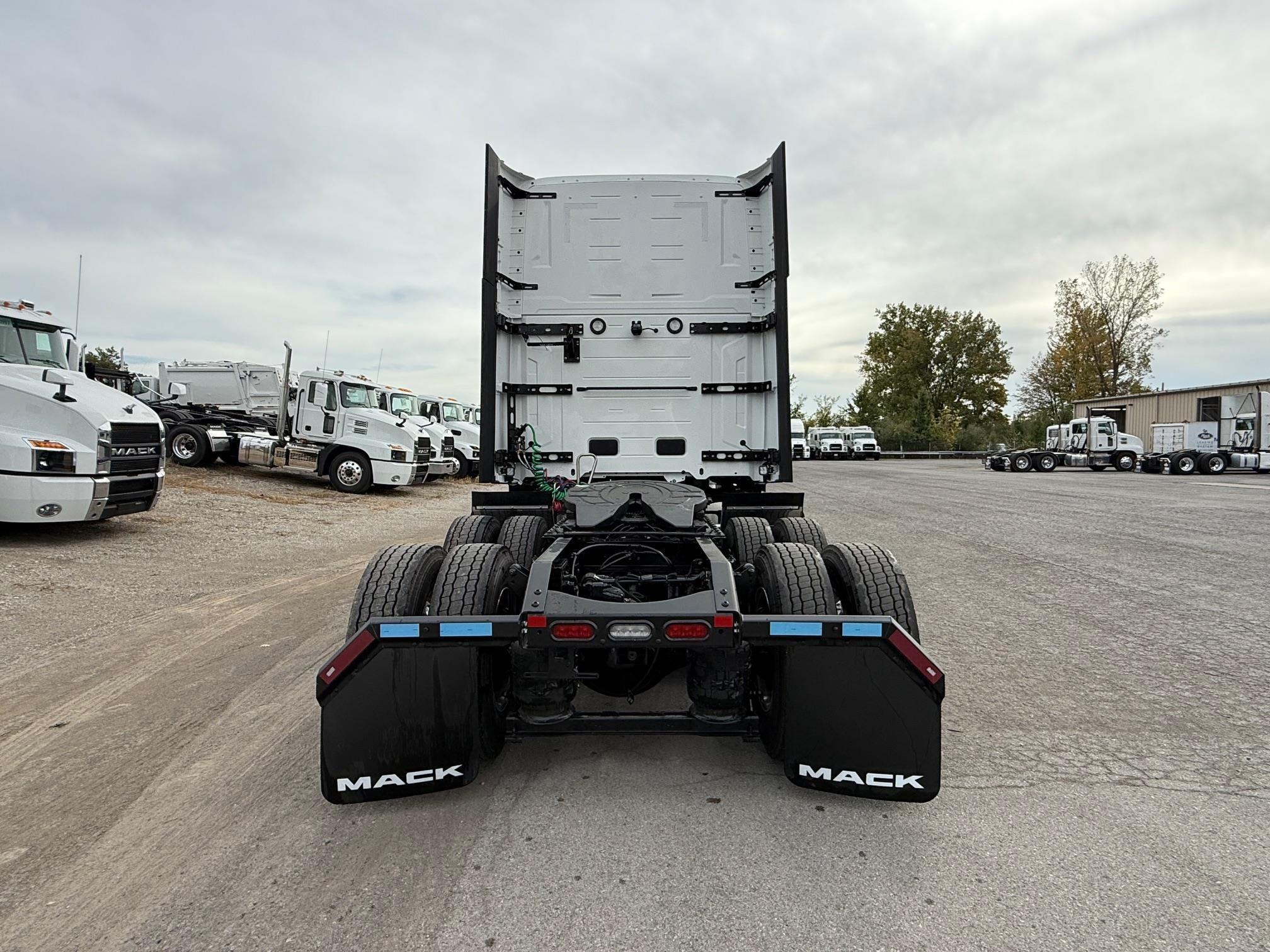 2026 Mack Pioneer — photo 4