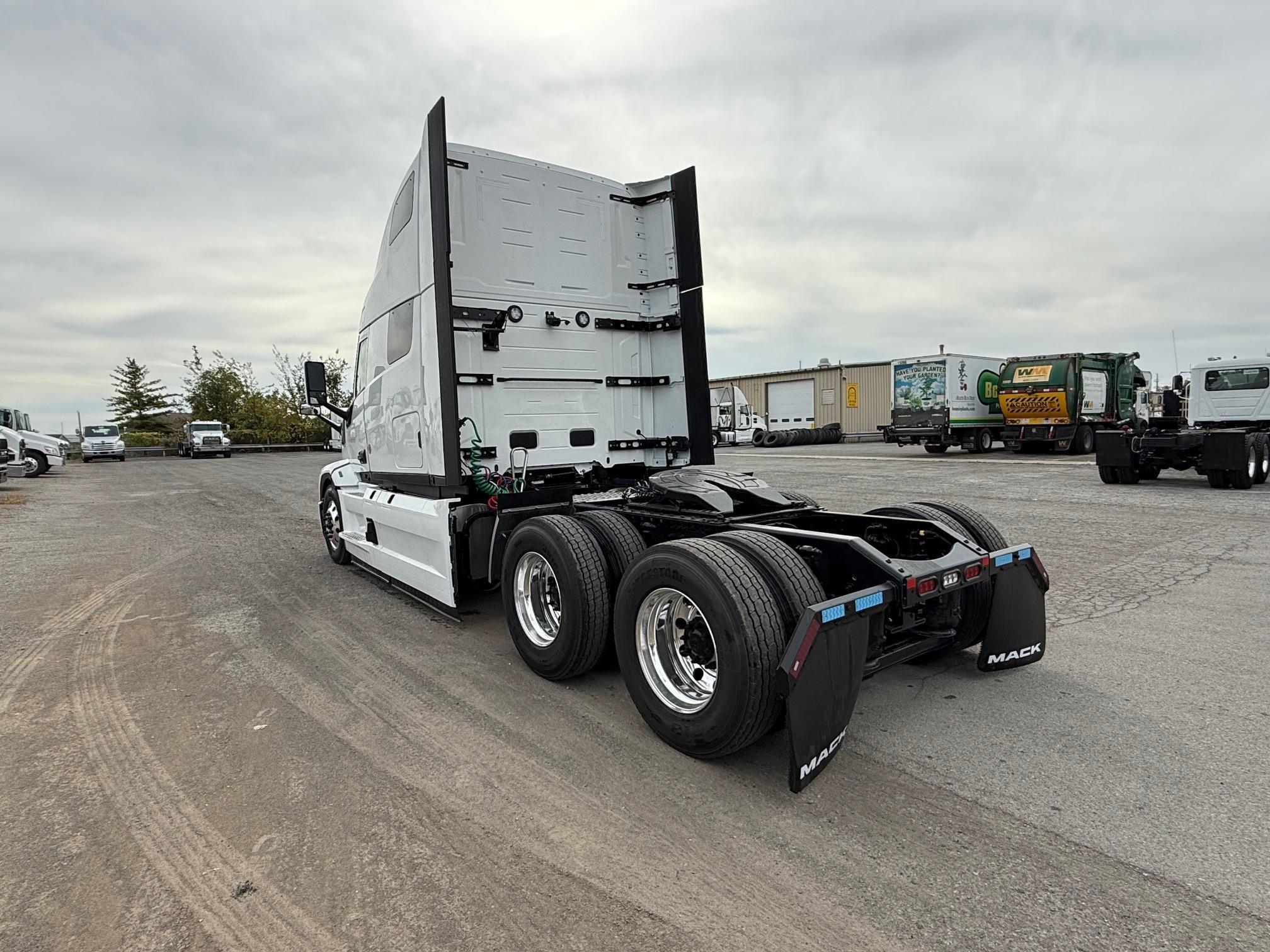 2026 Mack Pioneer — photo 3