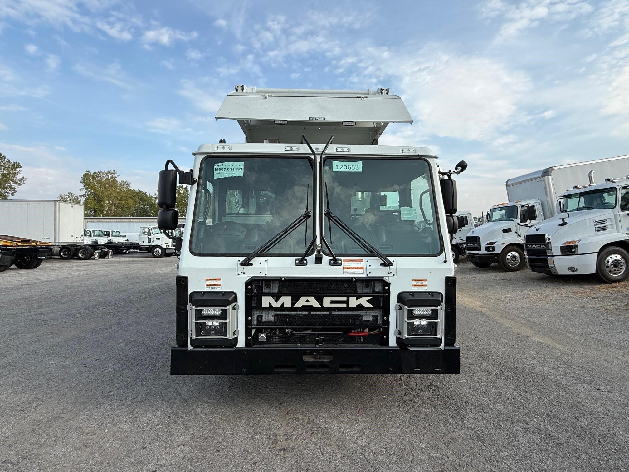 2025 Mack LR — photo 5