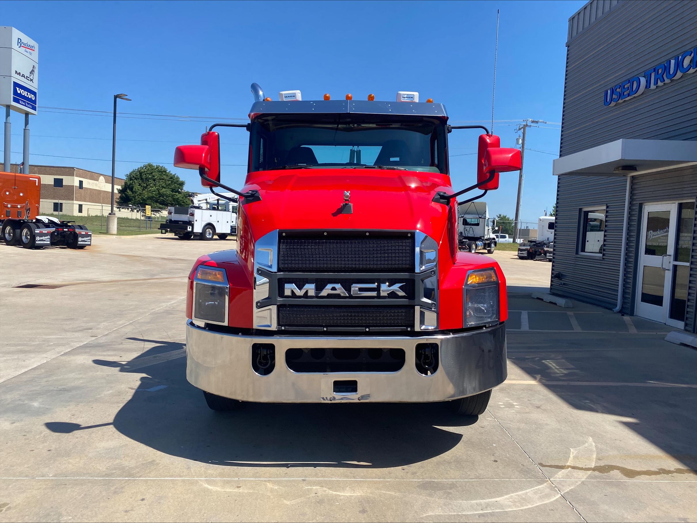 2021 Mack Anthem in Oklahoma City, OK — photo 2