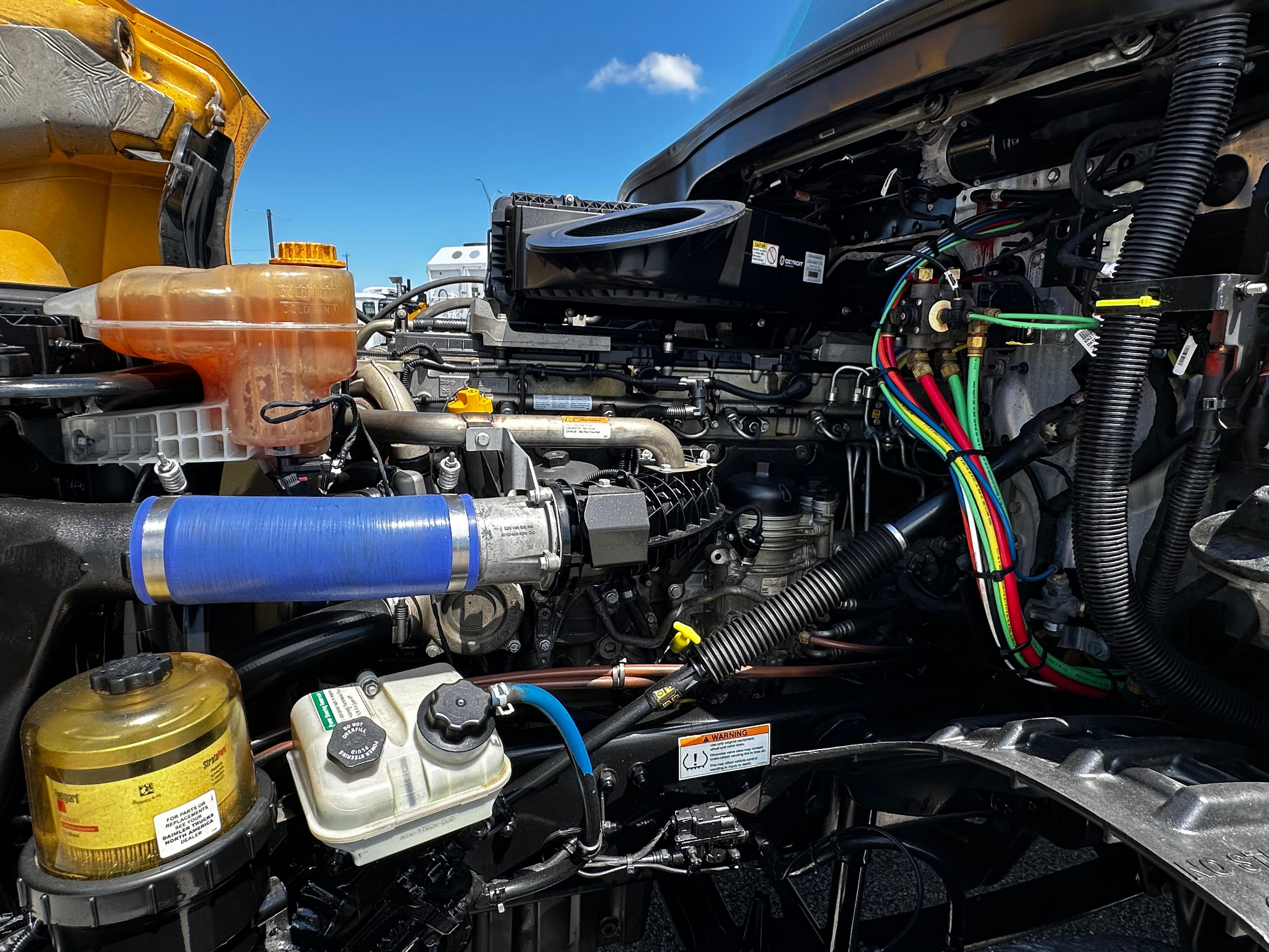 2019 Freightliner Cascadia in San Antonio, TX — photo 11