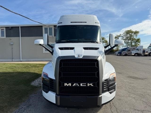 2026 Mack Pioneer in Grayslake, IL — photo 2