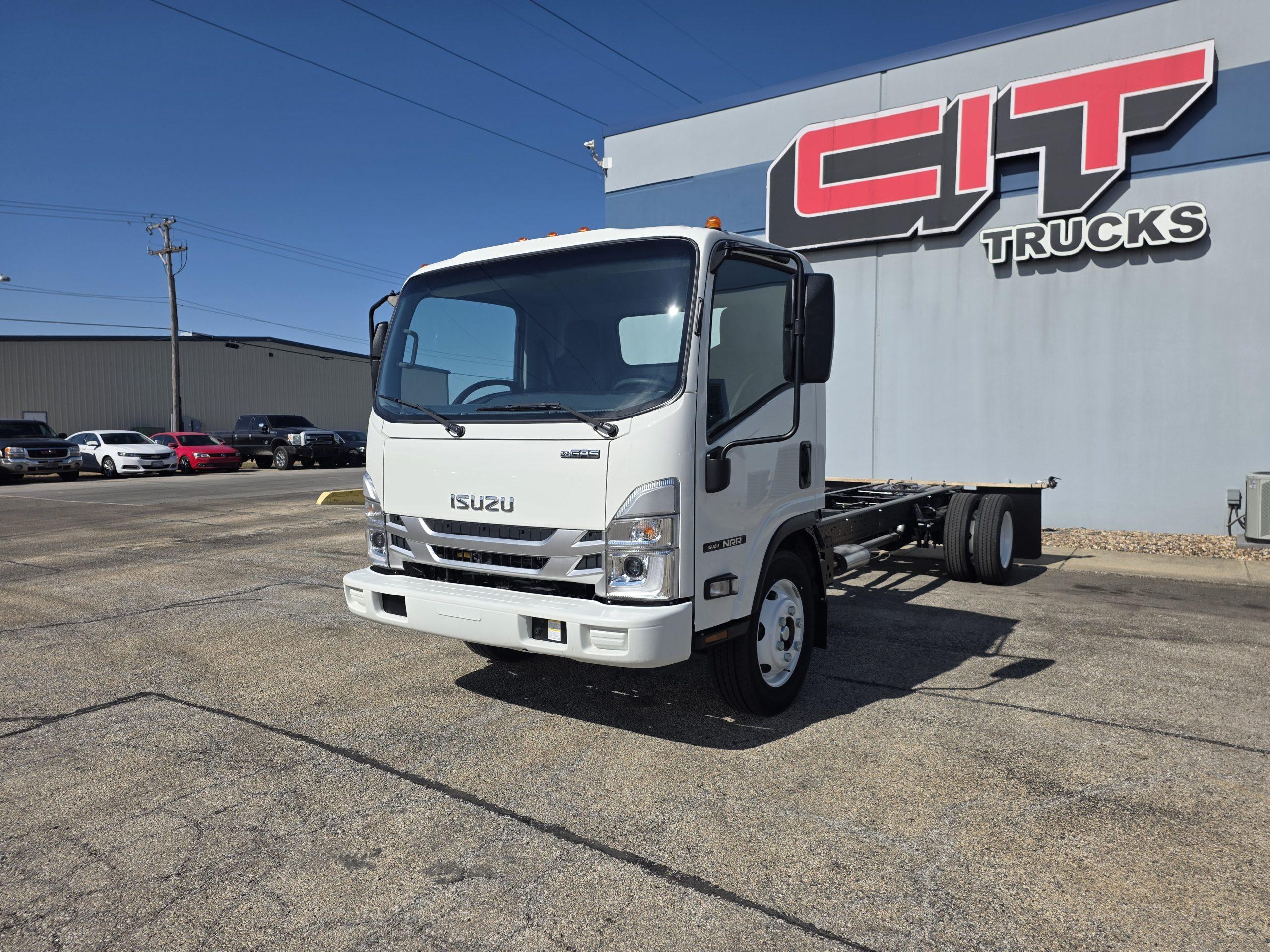 2025 Isuzu NRR
