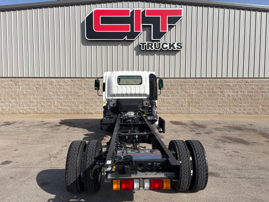 2025 Isuzu in Morton, IL — photo 5