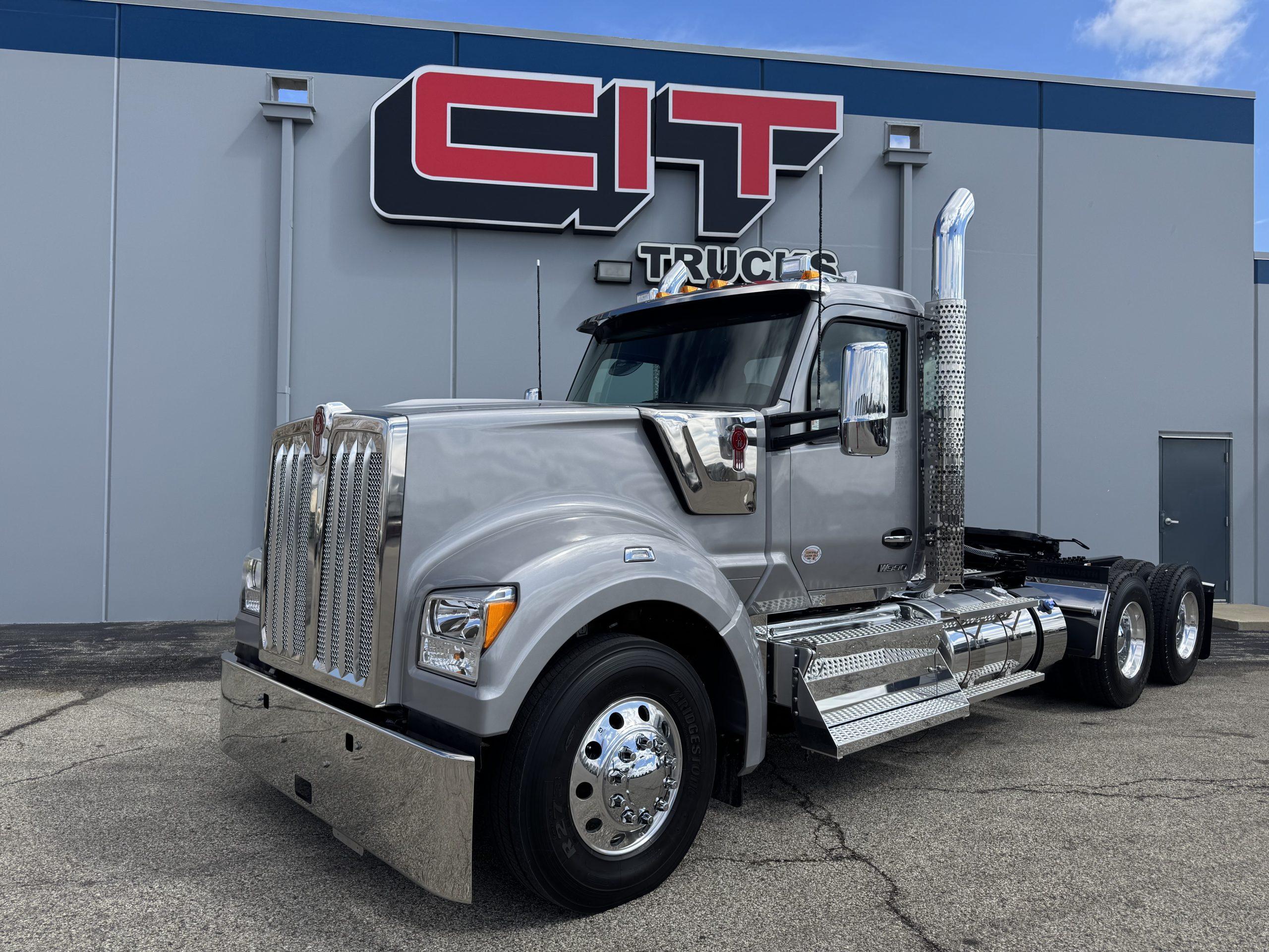 2027 Kenworth W990