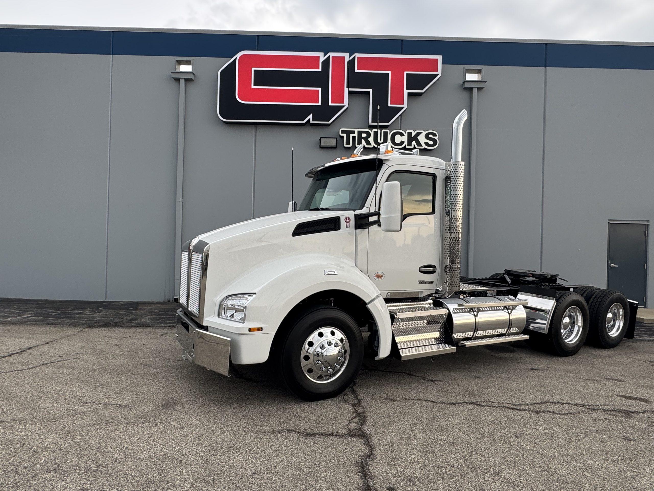 2027 Kenworth T880