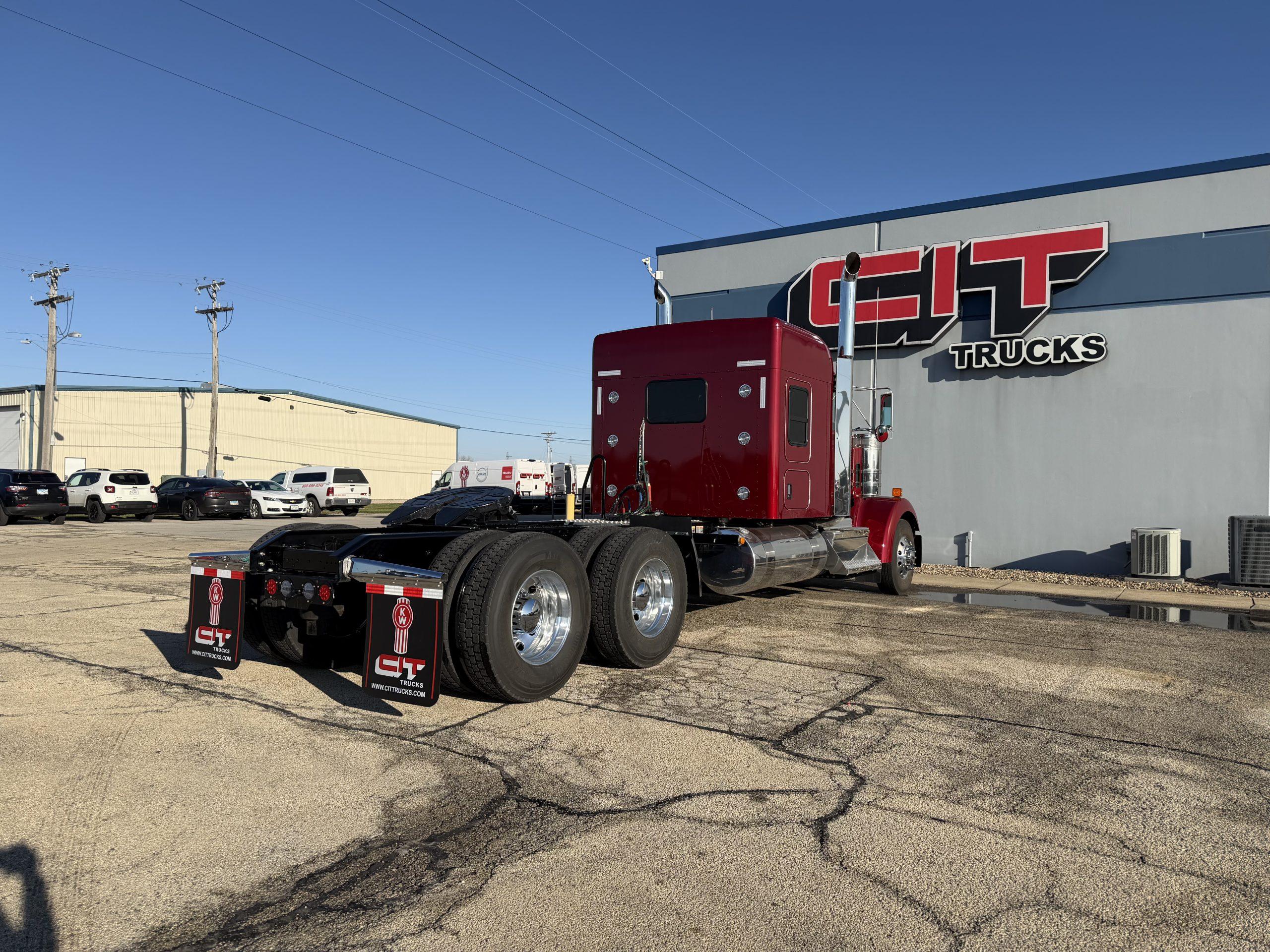 2027 Kenworth W900 in Springfield, IL — photo 5