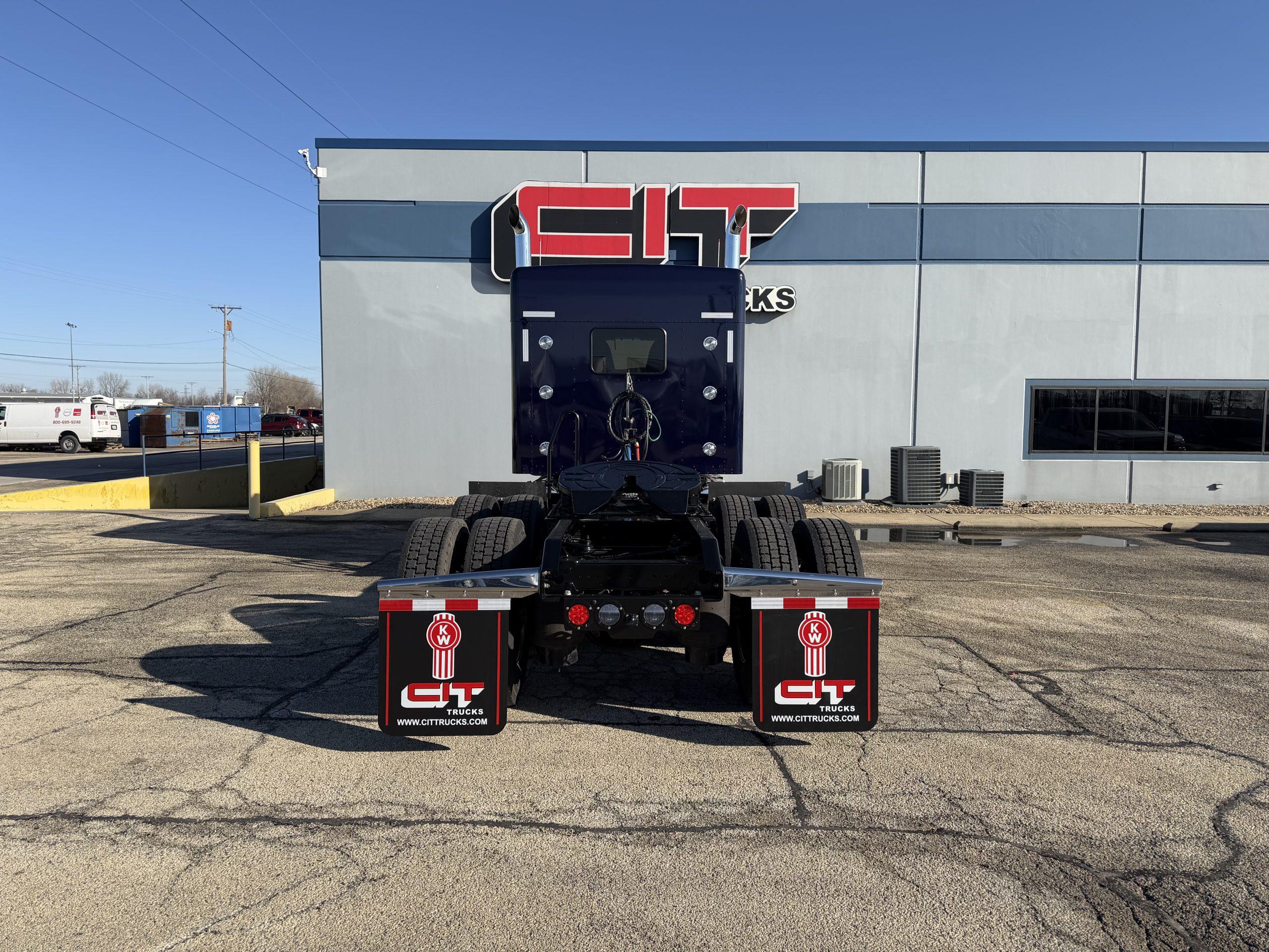 2027 Kenworth W900 in Springfield, IL — photo 6