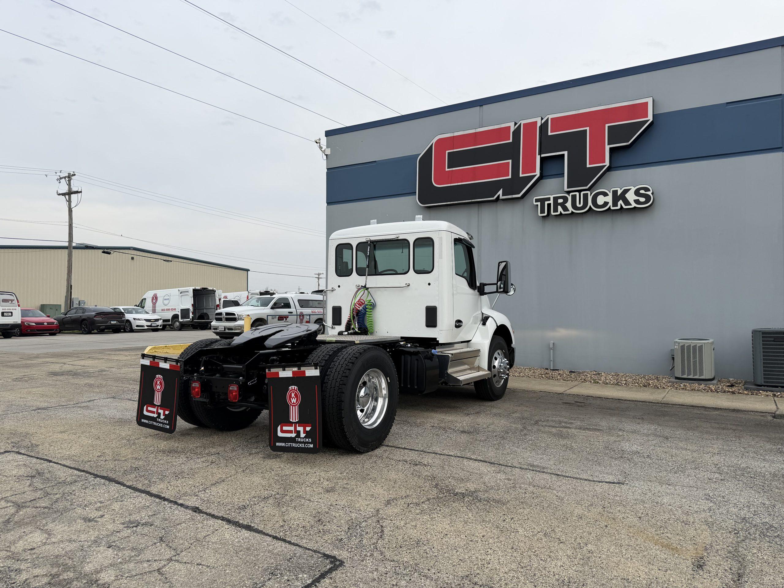 2027 Kenworth T380 in Springfield, IL — photo 5