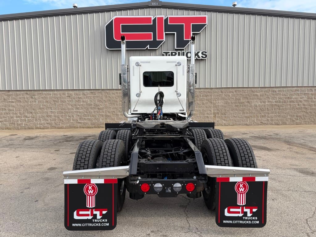 2027 Kenworth W900 in Morton, IL — photo 5